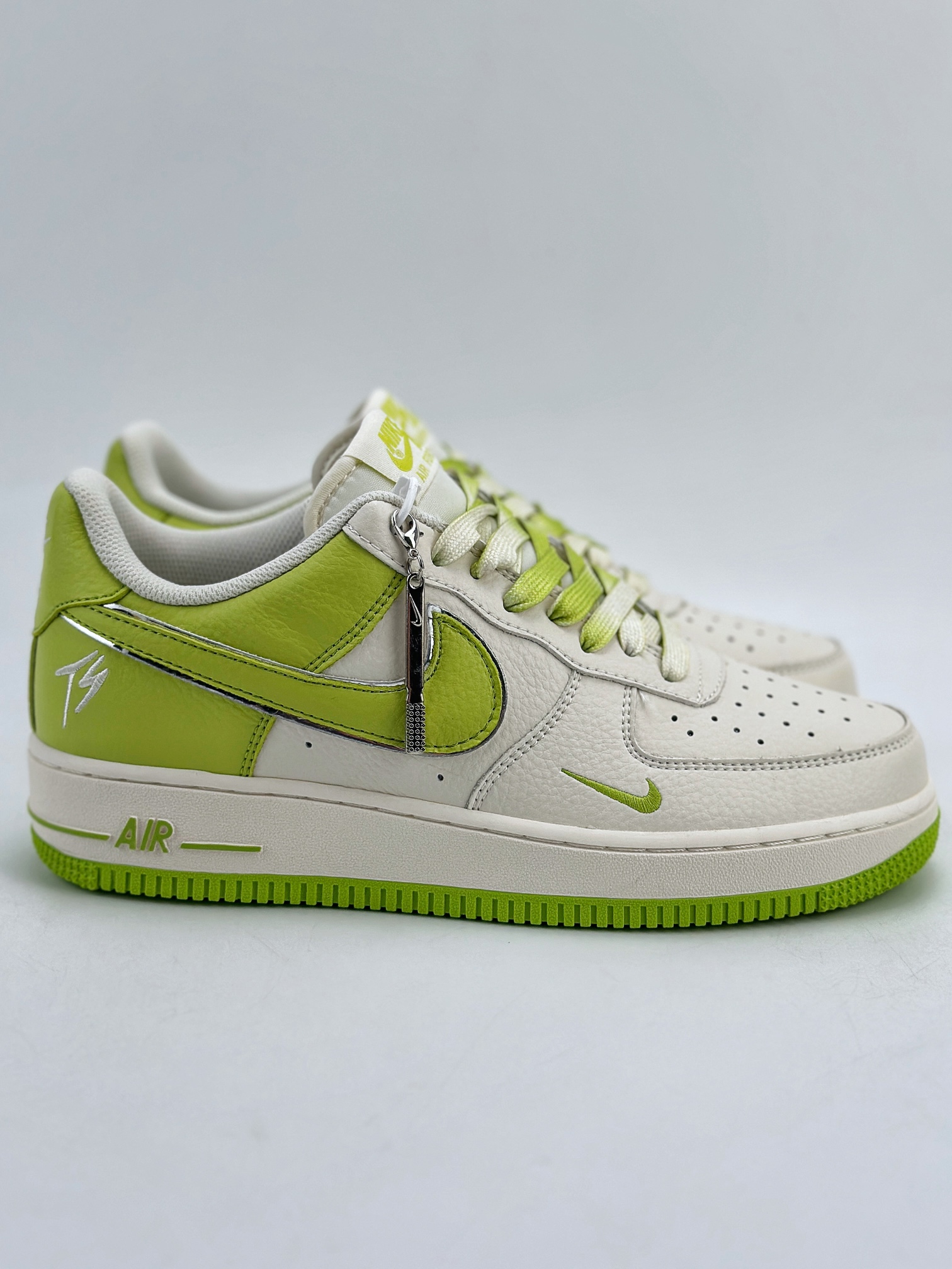 220 Nike Air Force 1 Low 07 x Travis Scott 苹果绿 IO5636-222