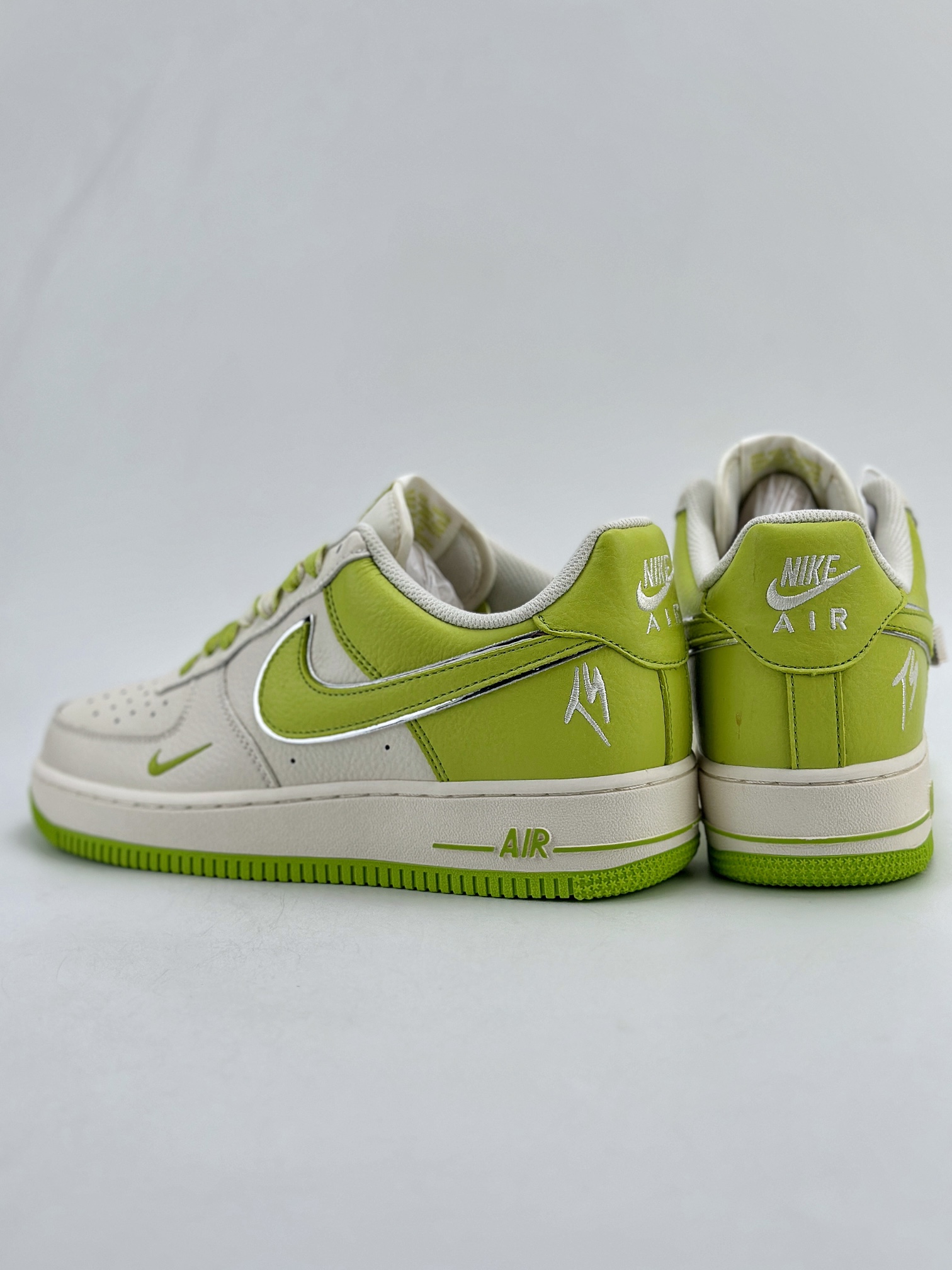 220 Nike Air Force 1 Low 07 x Travis Scott 苹果绿 IO5636-222