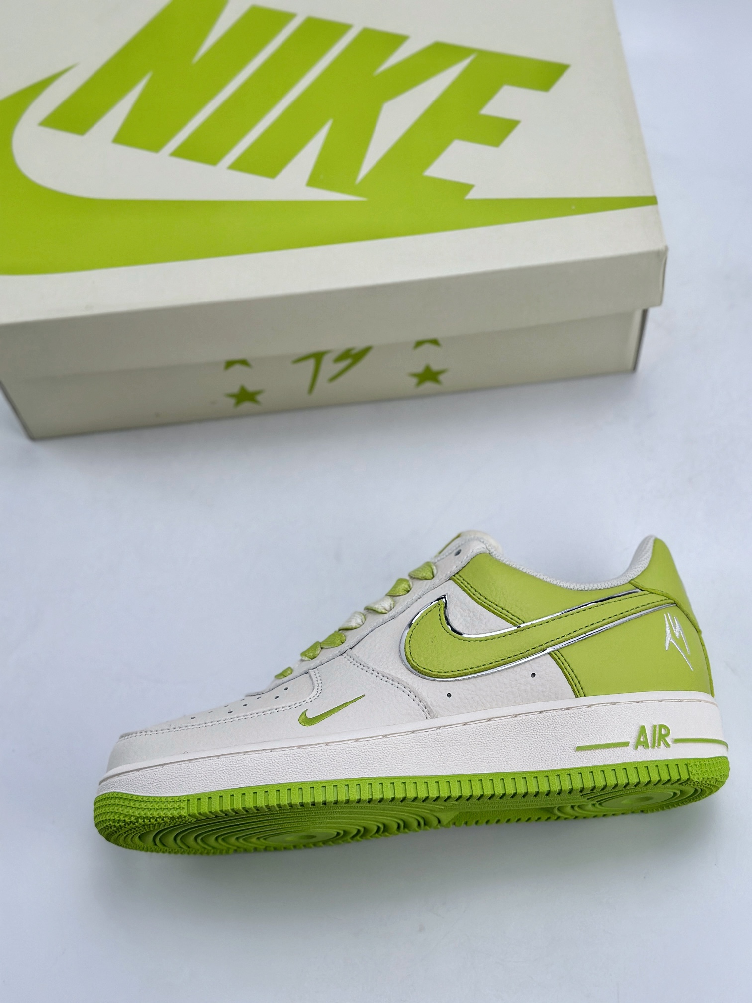 220 Nike Air Force 1 Low 07 x Travis Scott 苹果绿 IO5636-222