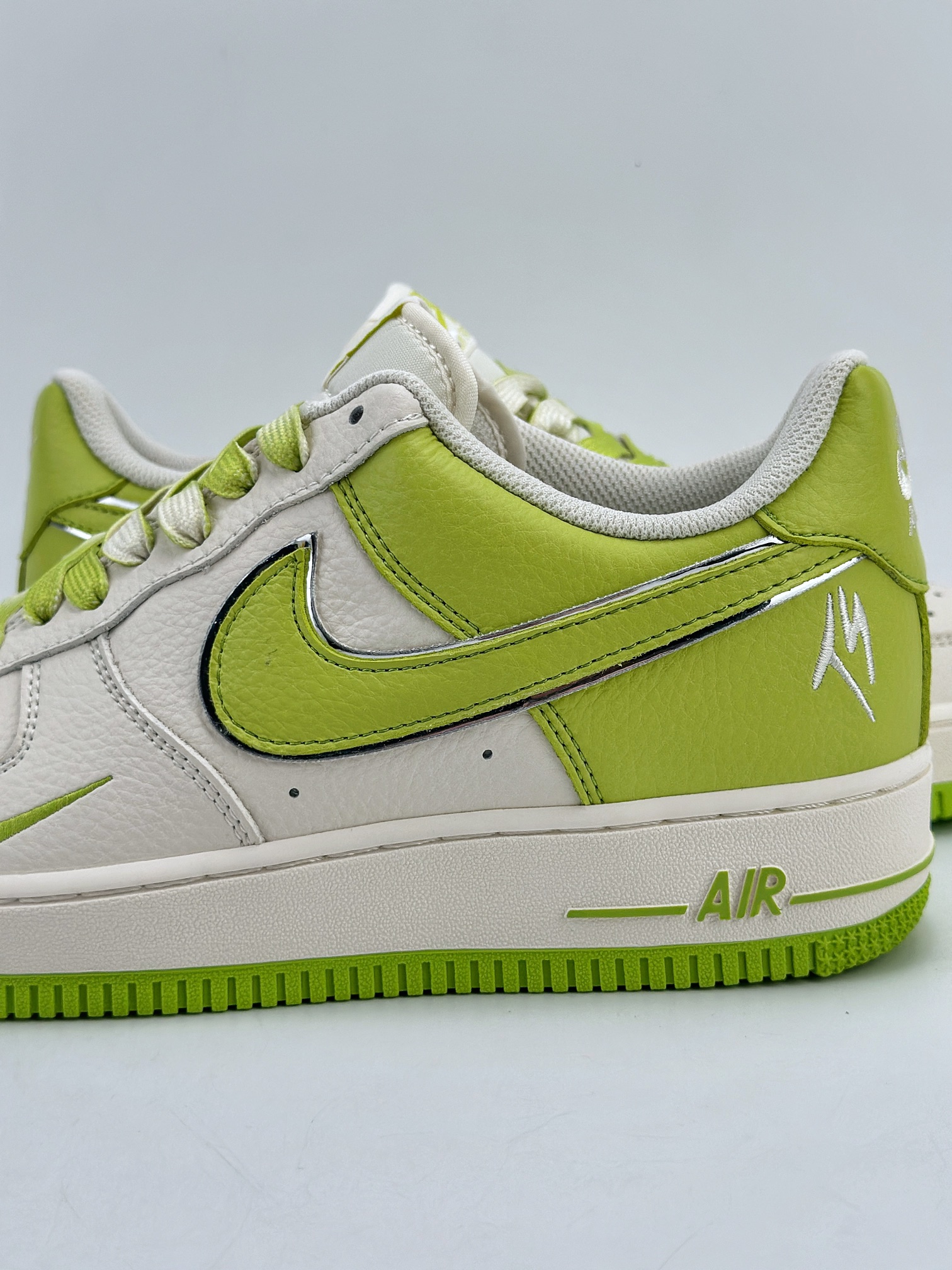 220 Nike Air Force 1 Low 07 x Travis Scott 苹果绿 IO5636-222