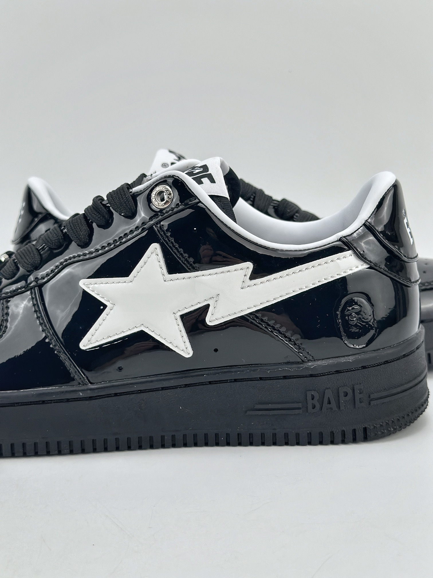 200 Nike Air Force 1 Low 07 x BAPE 黑白漆皮 1K30191302