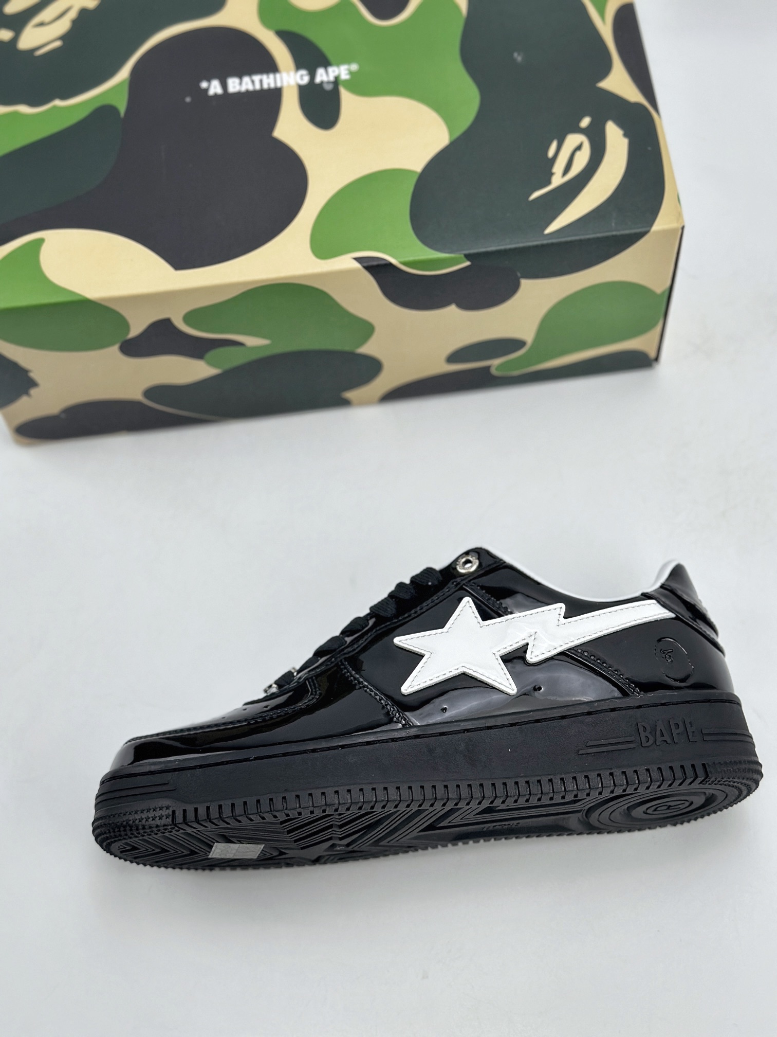 200 Nike Air Force 1 Low 07 x BAPE 黑白漆皮 1K30191302