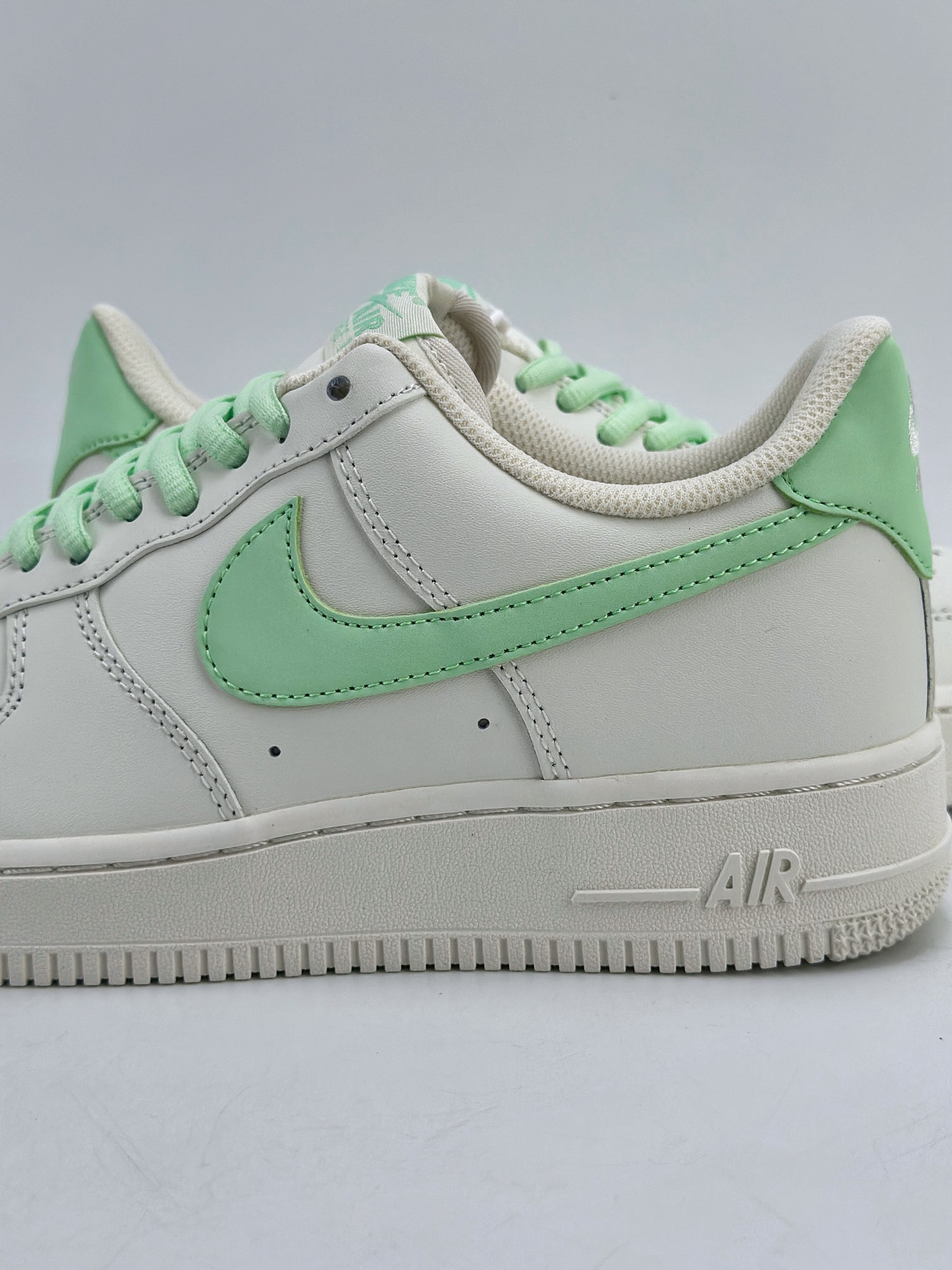 200 Nike Air Force 1 Low 07 白浅绿 CQ5059-223