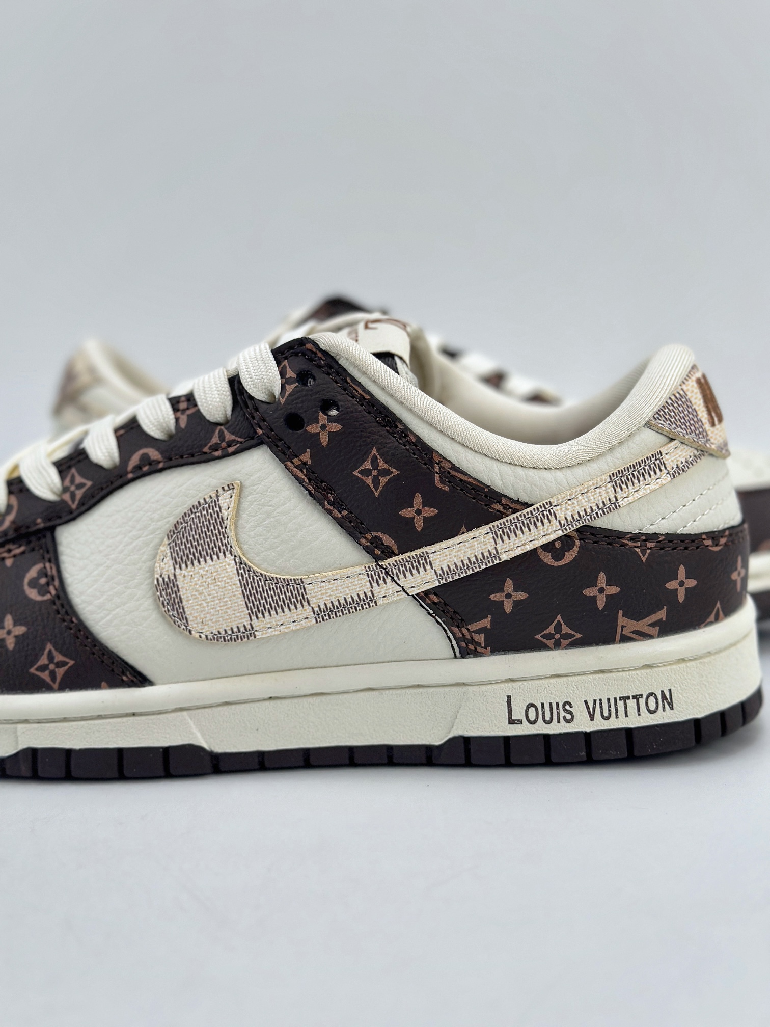280 Nike SB Dunk Low x Louis Vuitton 白棕老花 SJ2068-253