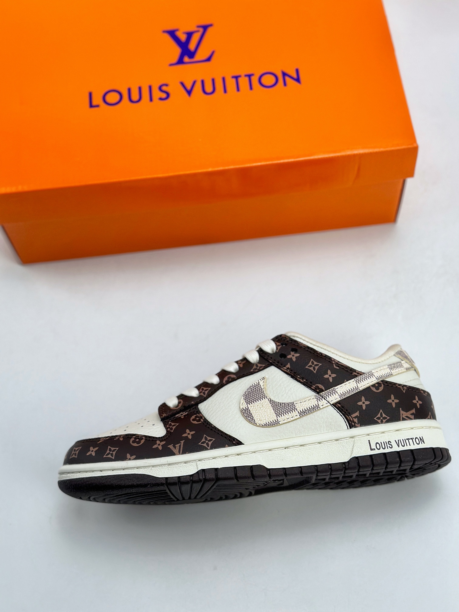 280 Nike SB Dunk Low x Louis Vuitton 白棕老花 SJ2068-253