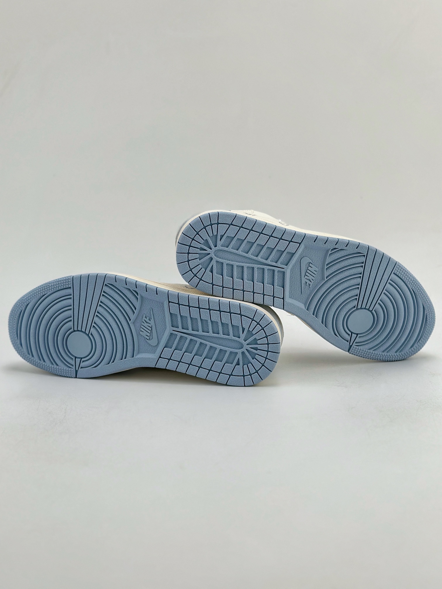 280 Travis Scott x Nike Air Jordan 1 Low x Louis Vuitton 三方联名 LJ5188-003