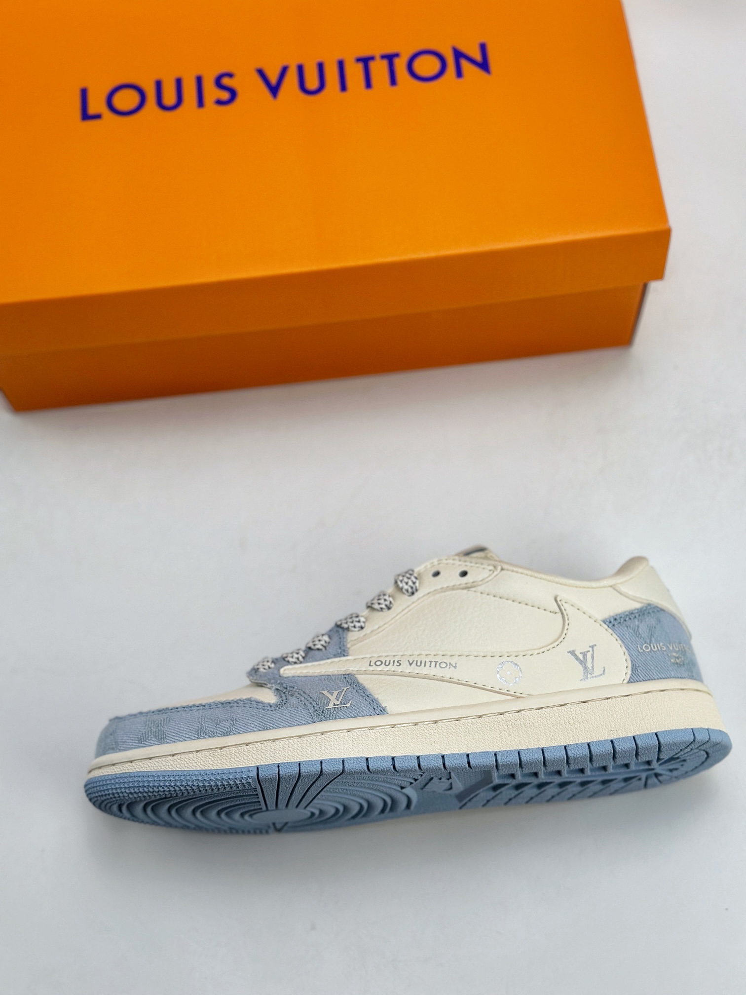 280 Travis Scott x Nike Air Jordan 1 Low x Louis Vuitton 三方联名 LJ5188-003
