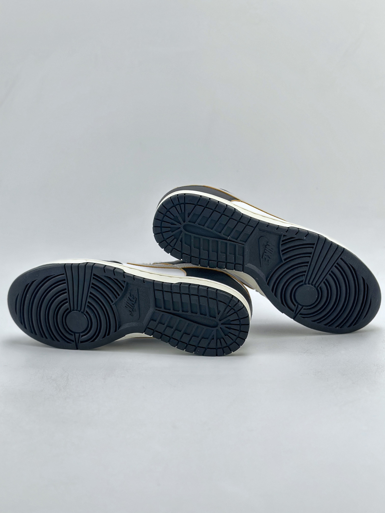 190 NIKE SB Dunk Low x HUF ”San Francisco” 旧金山 FD8775-001