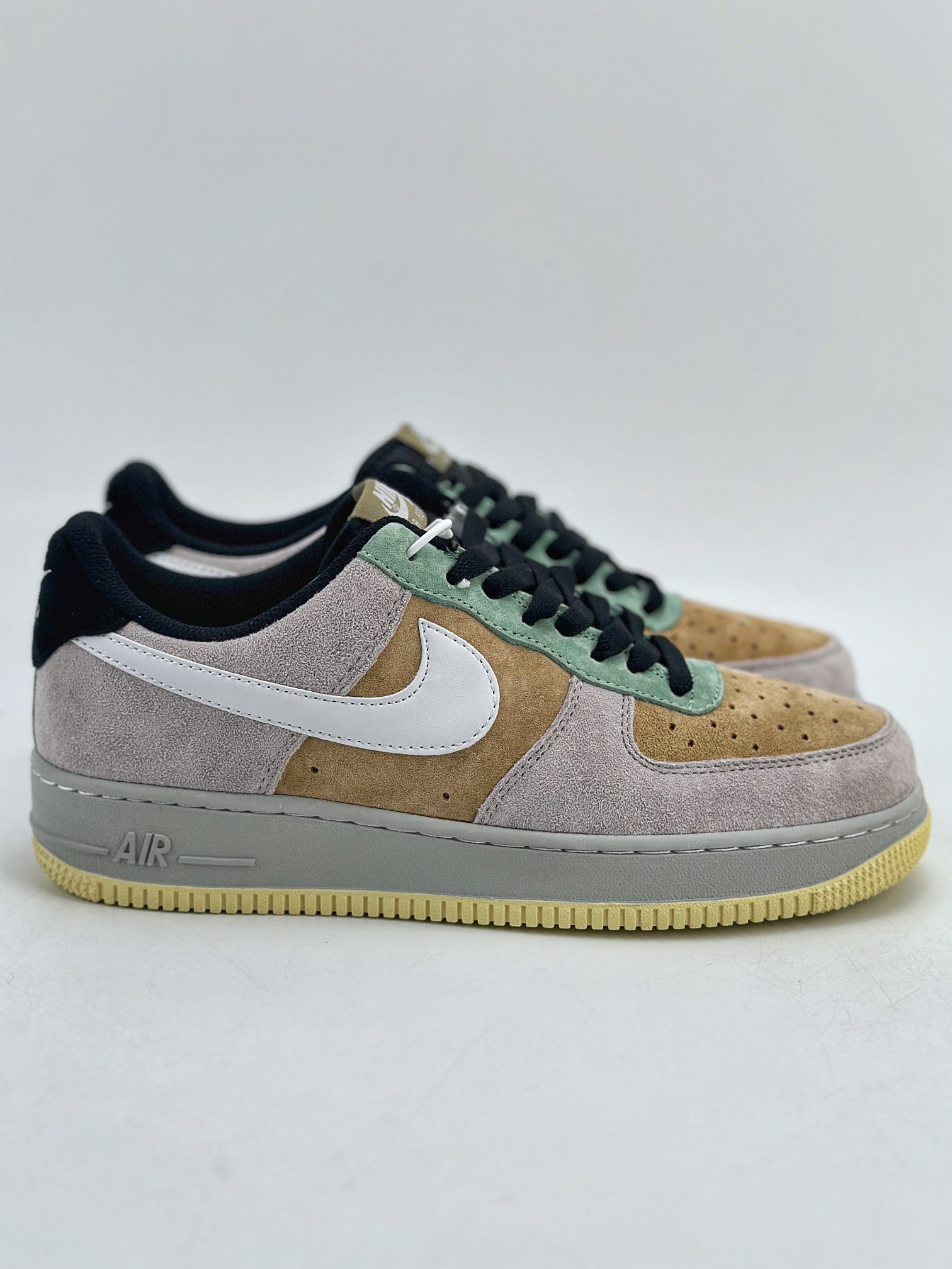 120 Nike Air Force 1 Low 07 翻毛灰棕绿 DV0788-200