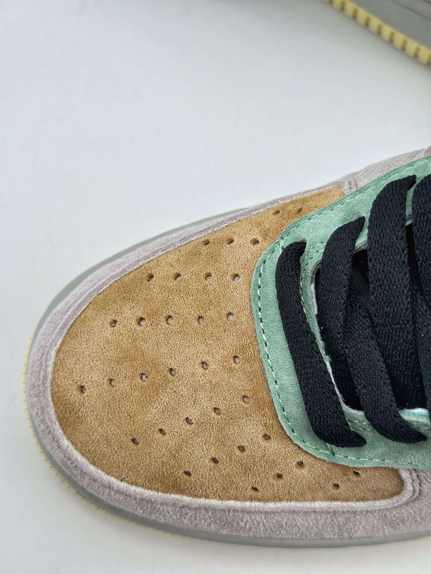 120 Nike Air Force 1 Low 07 翻毛灰棕绿 DV0788-200