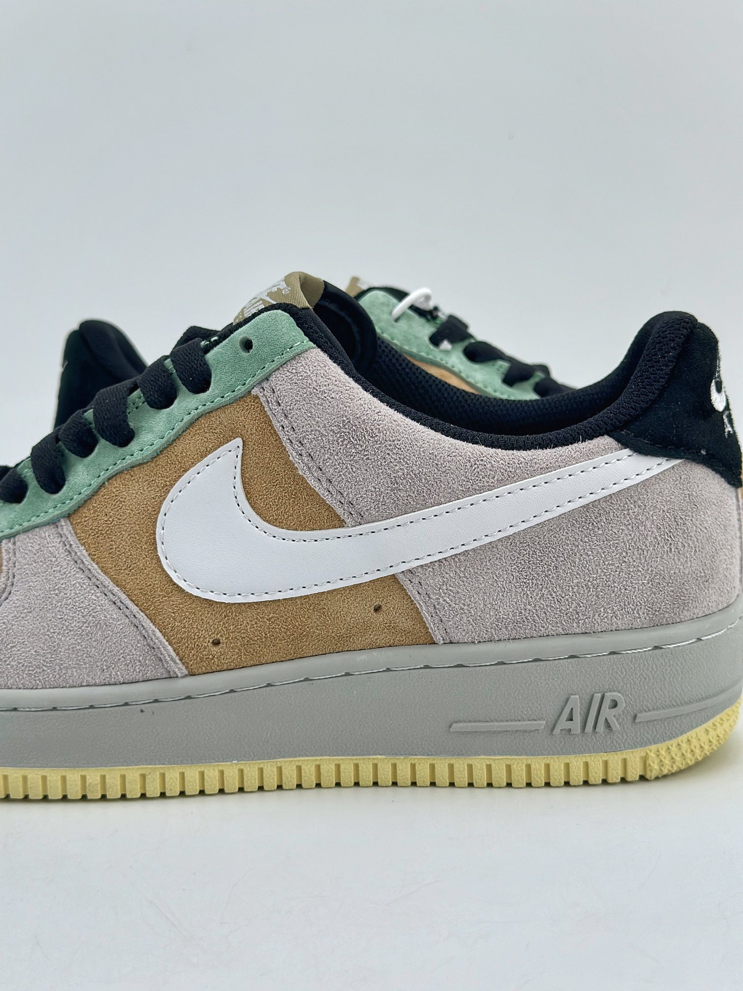 120 Nike Air Force 1 Low 07 翻毛灰棕绿 DV0788-200