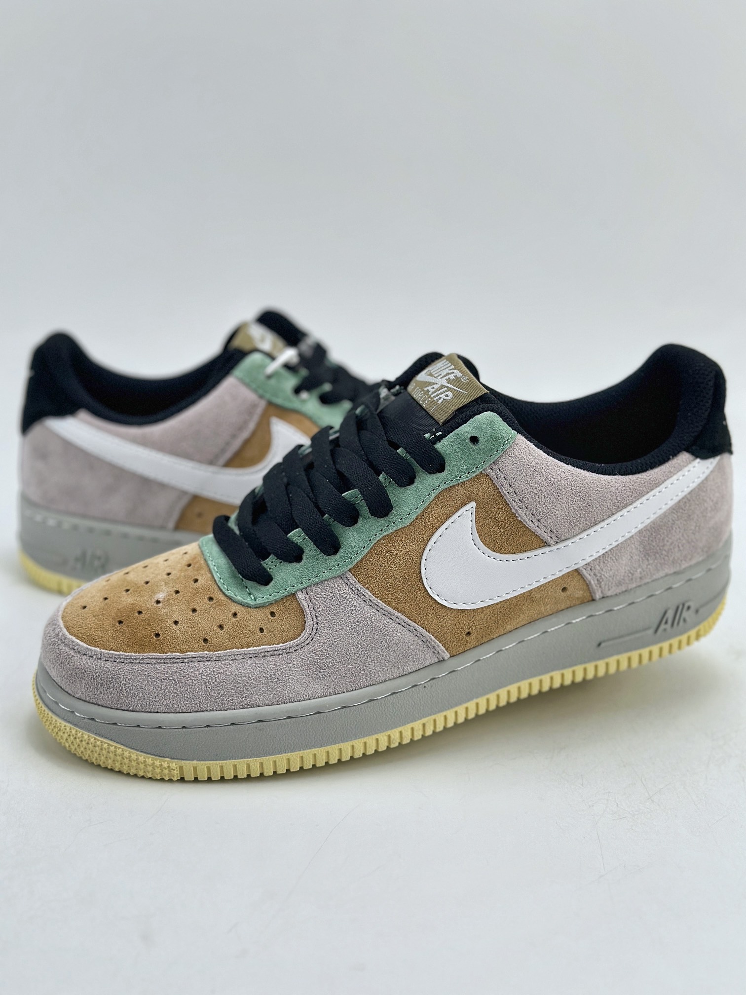 120 Nike Air Force 1 Low 07 翻毛灰棕绿 DV0788-200