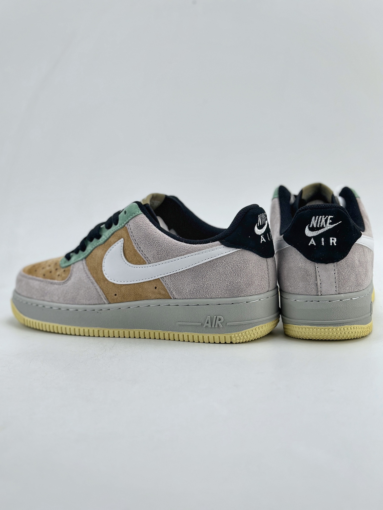 120 Nike Air Force 1 Low 07 翻毛灰棕绿 DV0788-200