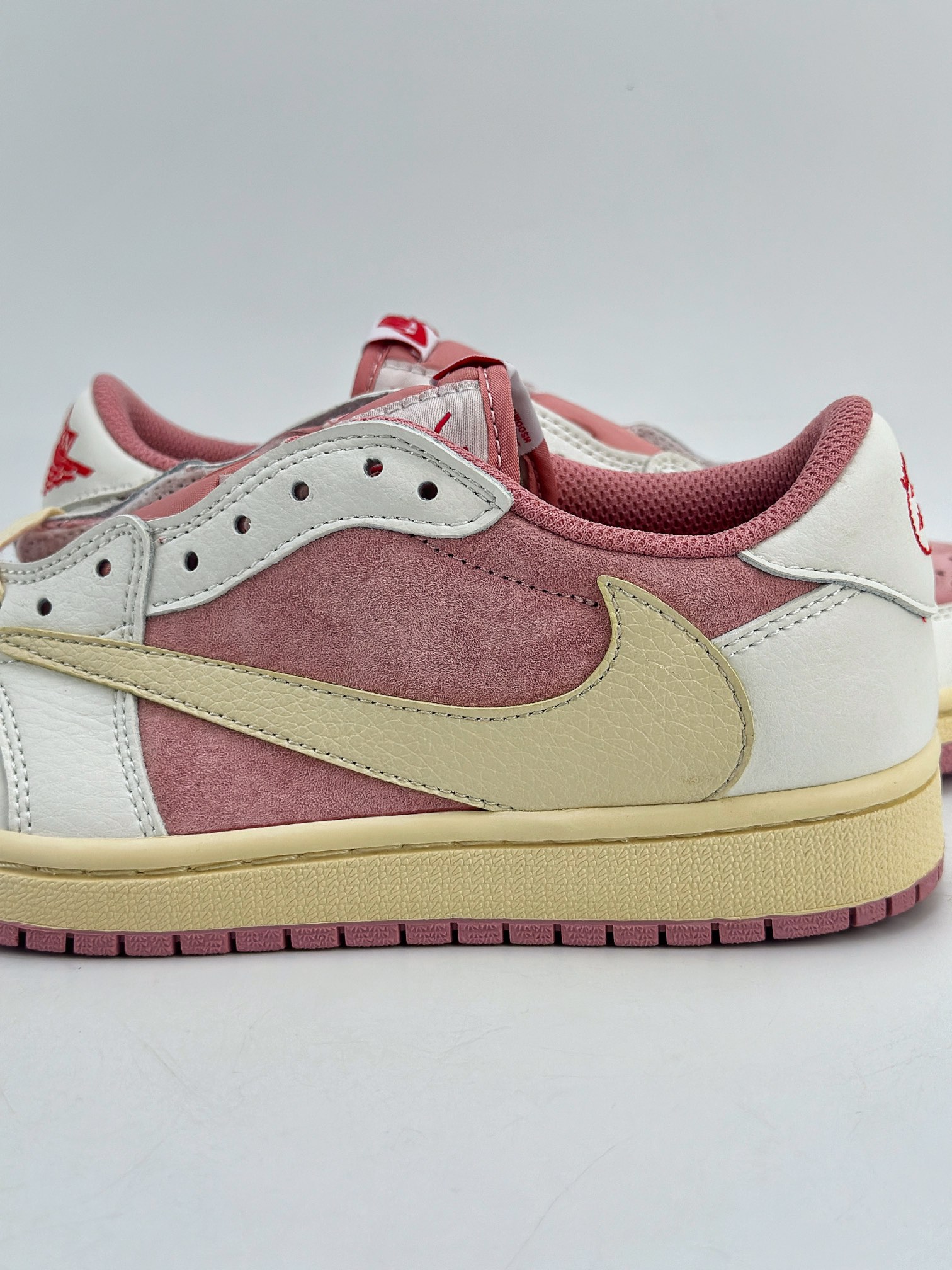 190 Travis Scott x Nike Air Jordan 1 Low x Louis Vuitton Air Jordan 1 Low 桃粉白倒钩 DM7866-600