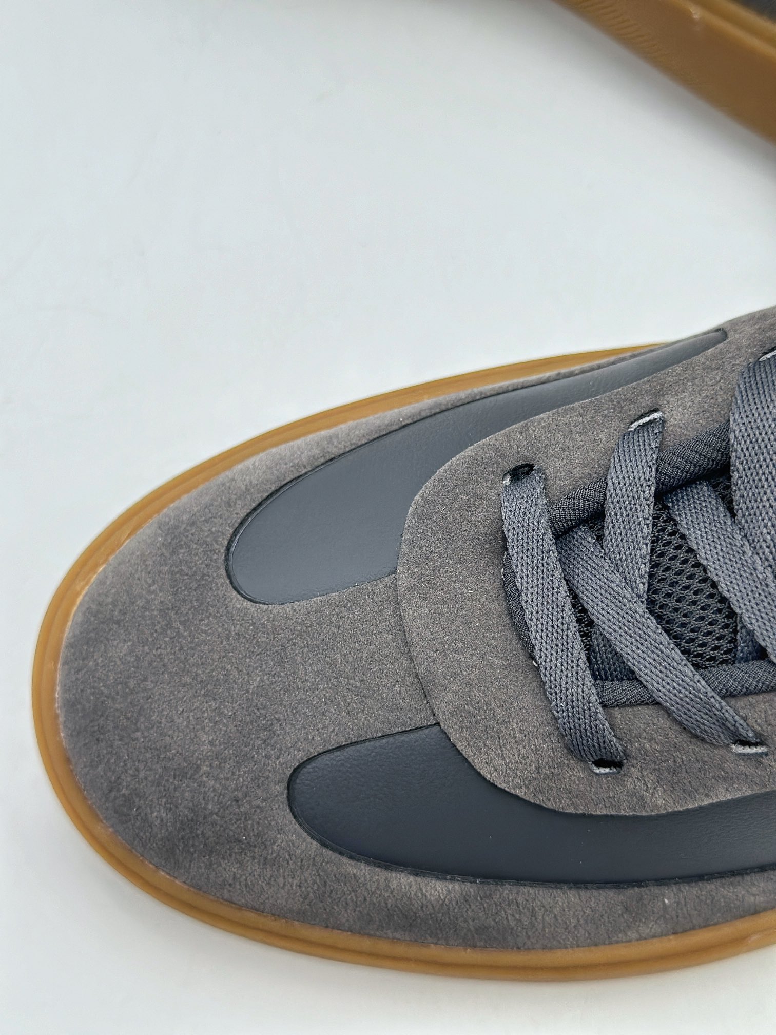200 露露乐蒙 Lululemon W Cityverse Low 圆头系带耐磨低帮生活休闲鞋男女款生胶灰 LM9AV8S