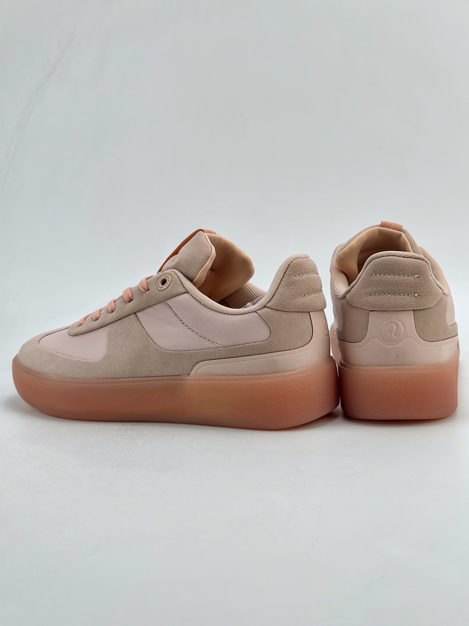 200 露露乐蒙 Lululemon W Cityverse Low 圆头系带耐磨低帮生活休闲鞋男女款粉 LW9FFIS