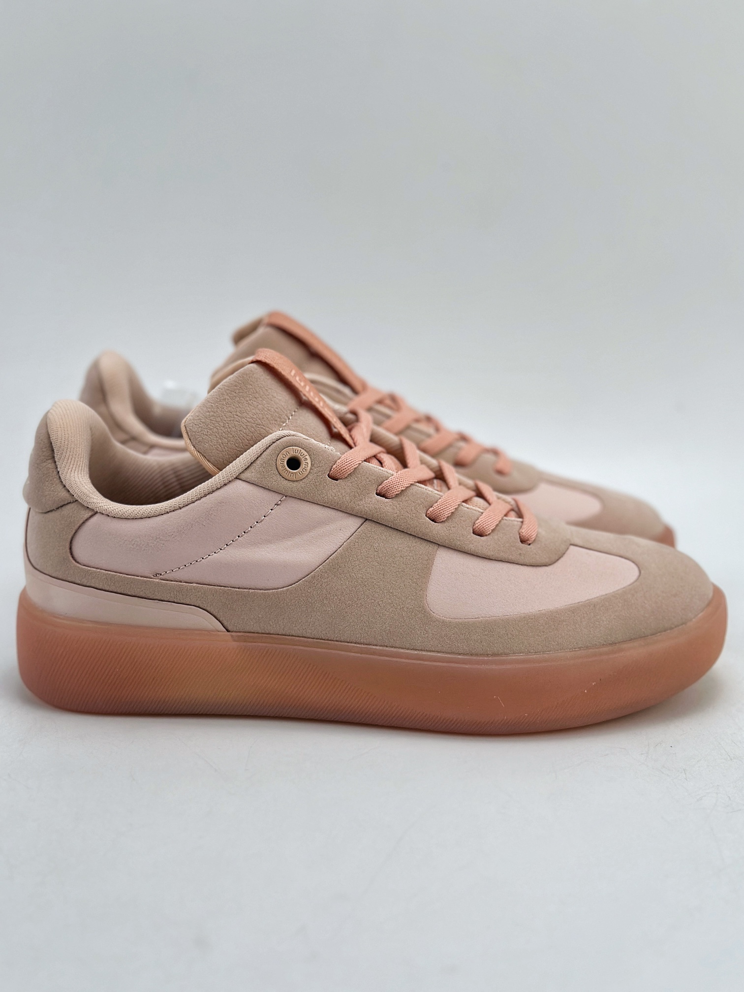 200 露露乐蒙 Lululemon W Cityverse Low 圆头系带耐磨低帮生活休闲鞋男女款粉 LW9FFIS