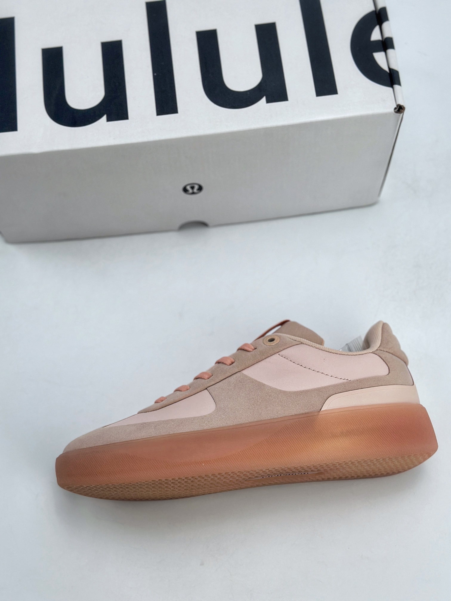 200 露露乐蒙 Lululemon W Cityverse Low 圆头系带耐磨低帮生活休闲鞋男女款粉 LW9FFIS