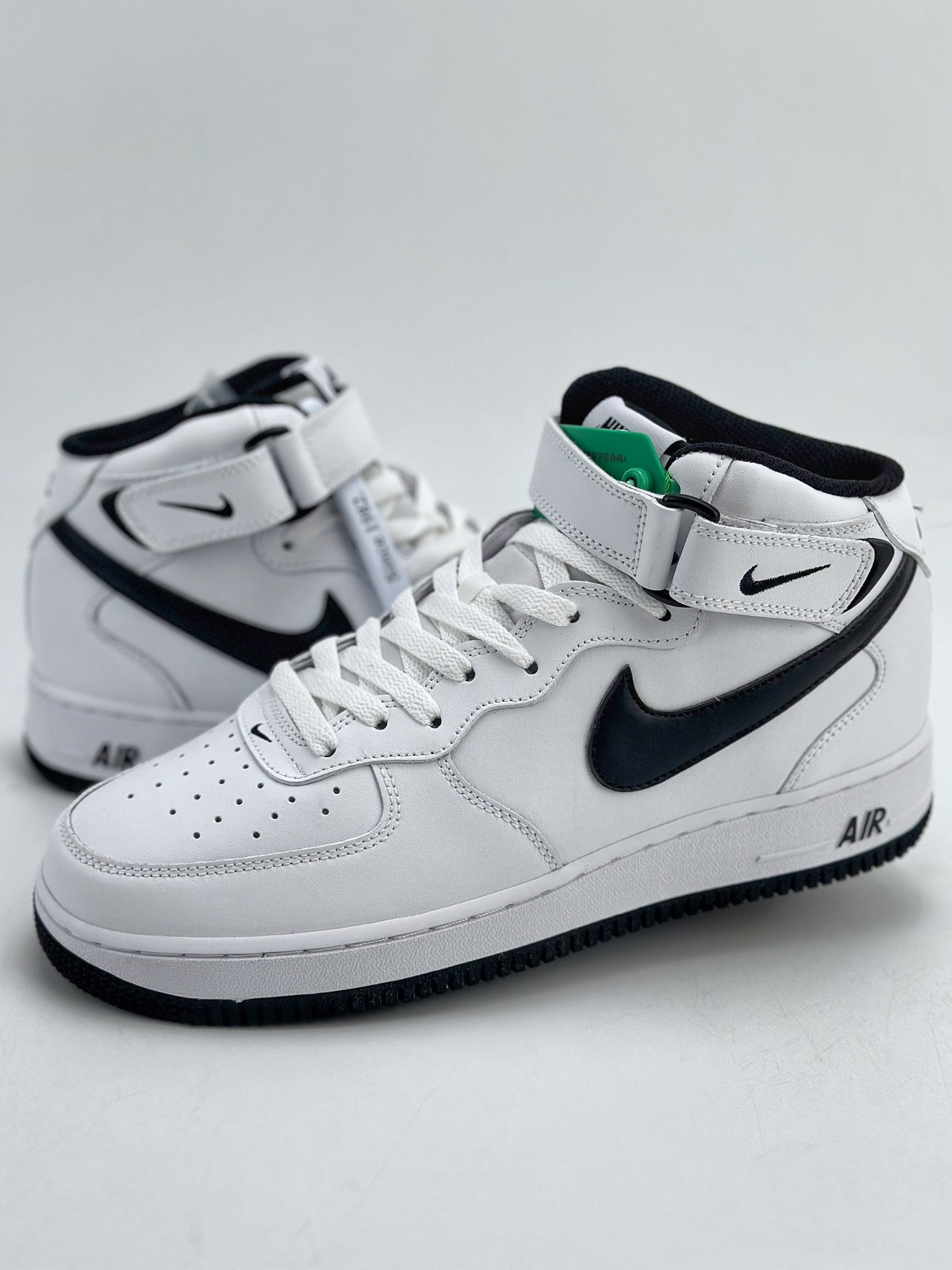 220 Nike Air Force 1 Mid 07 白黑 DV0806-101