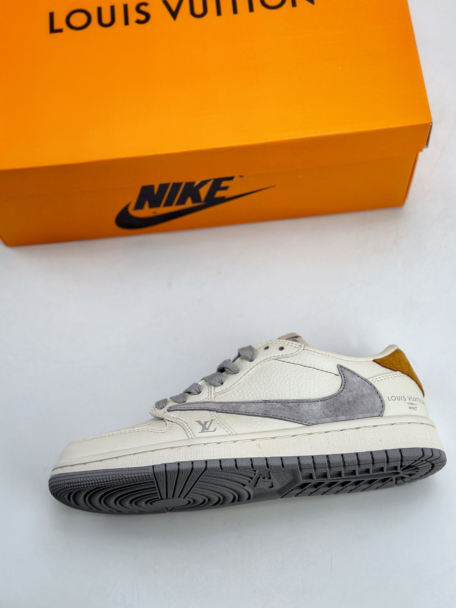 280 Travis Scott x Nike Air Jordan 1 Low x Louis Vuitton 三方联名 LX1988-800