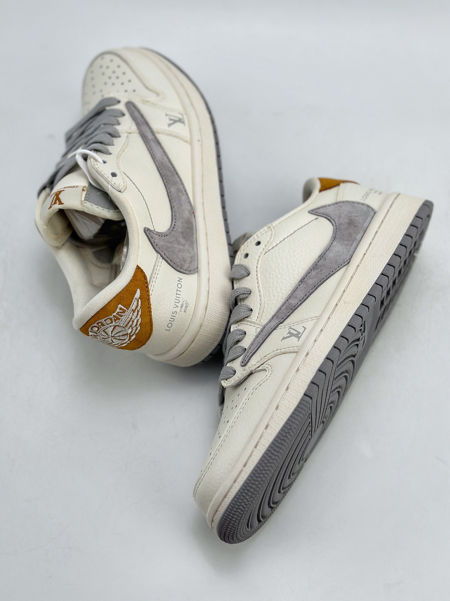 280 Travis Scott x Nike Air Jordan 1 Low x Louis Vuitton 三方联名 LX1988-800