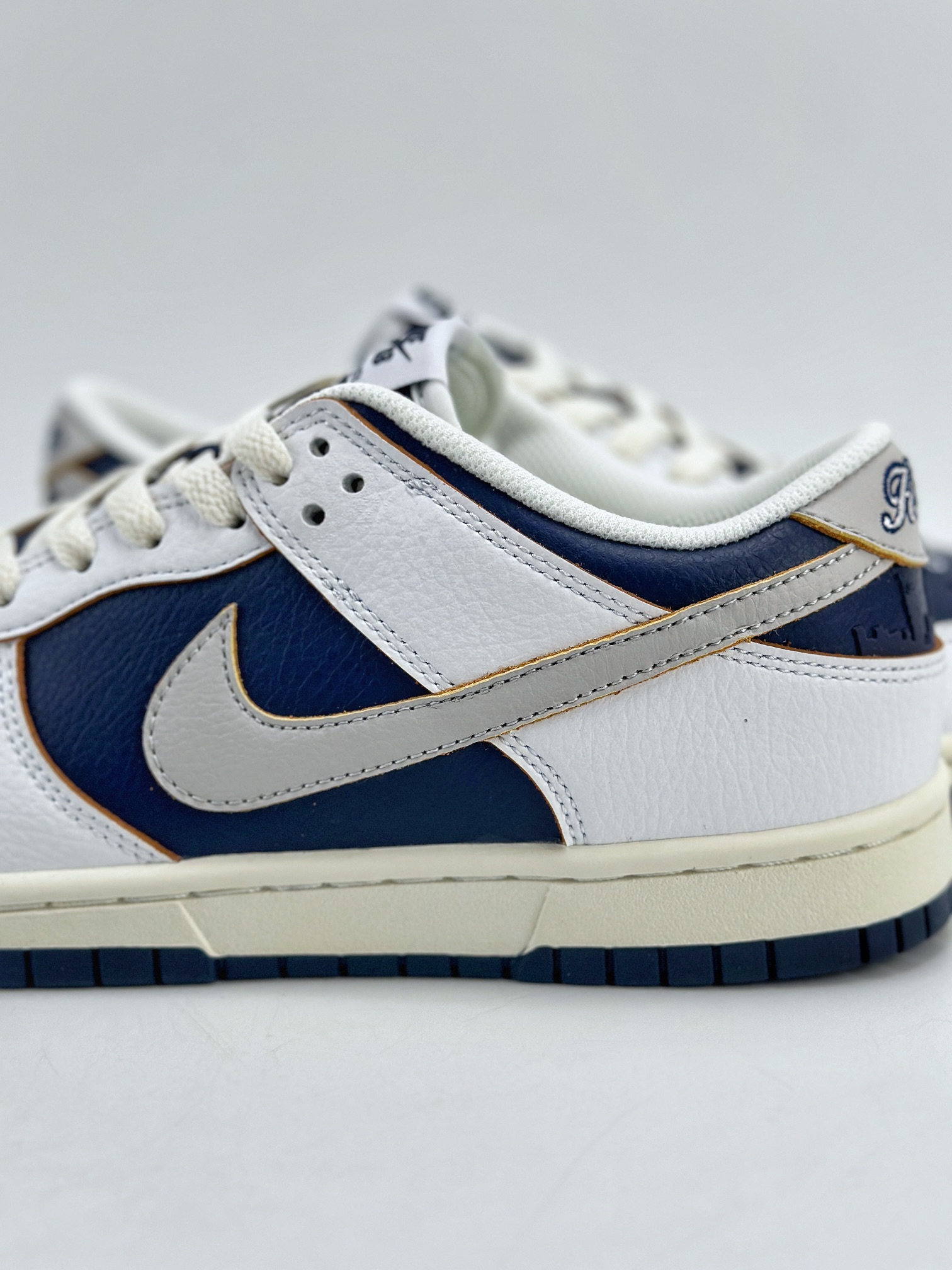 190 NIKE SB Dunk Low x HUF ”NYC” 纽约 刮刮乐 白蓝 FD8775-100