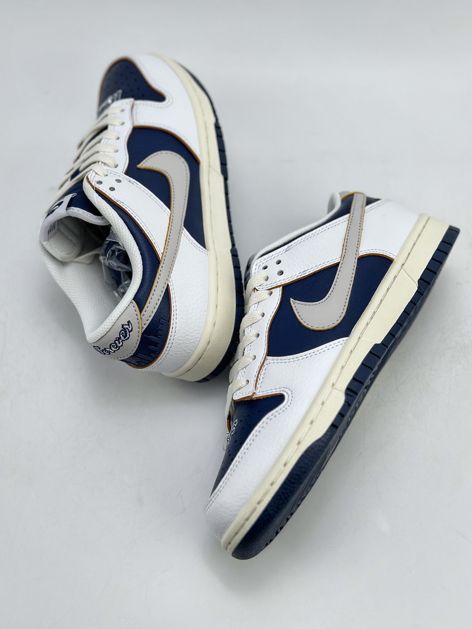 190 NIKE SB Dunk Low x HUF ”NYC” 纽约 刮刮乐 白蓝 FD8775-100
