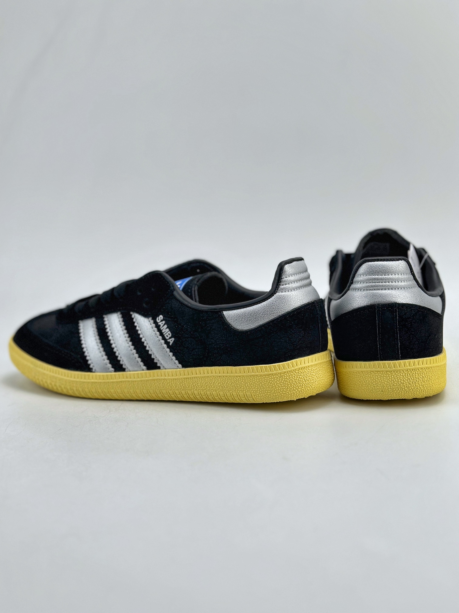 150 adidas originals Samba OG 桑巴舞系列复古经典轻便板鞋 IE8128