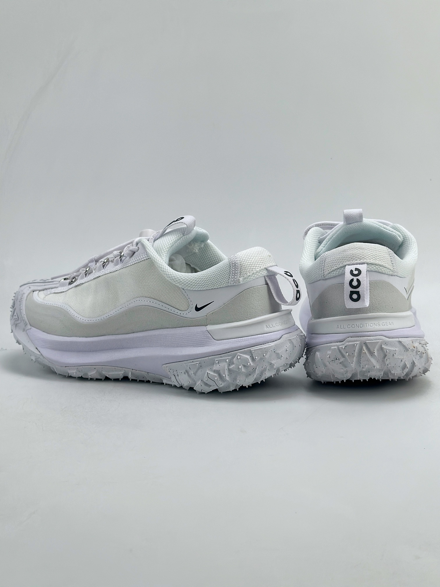 220 NK ACG MOUNTAIN FLY 2 LOW 外户登山列系越跑低帮休闲动运徒步鞋 FZ3311-100