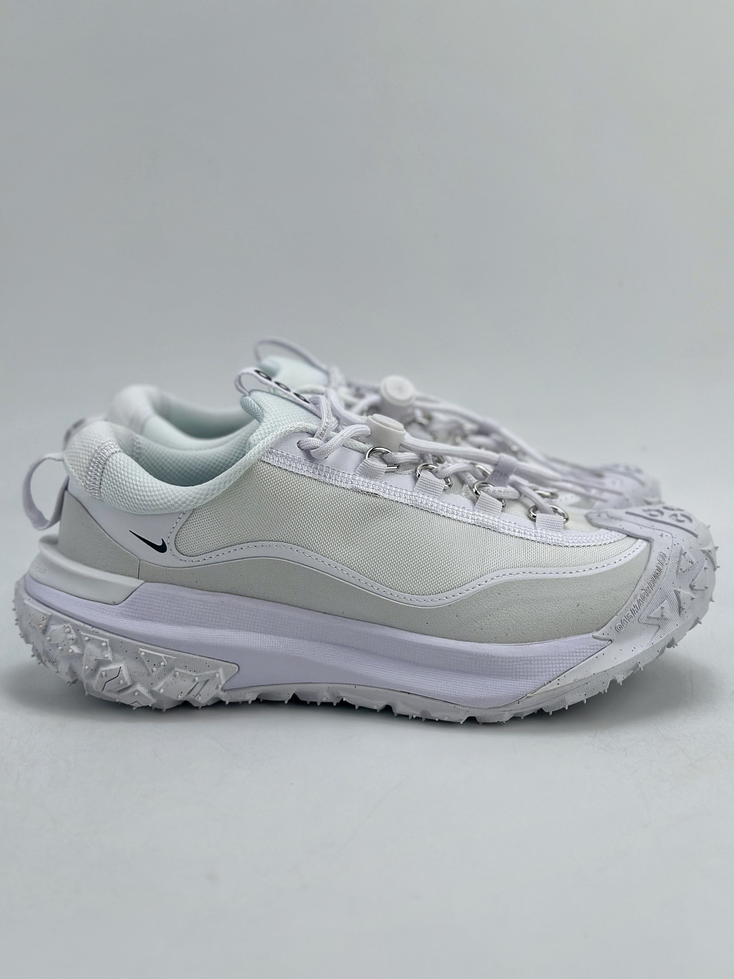 220 NK ACG MOUNTAIN FLY 2 LOW 外户登山列系越跑低帮休闲动运徒步鞋 FZ3311-100