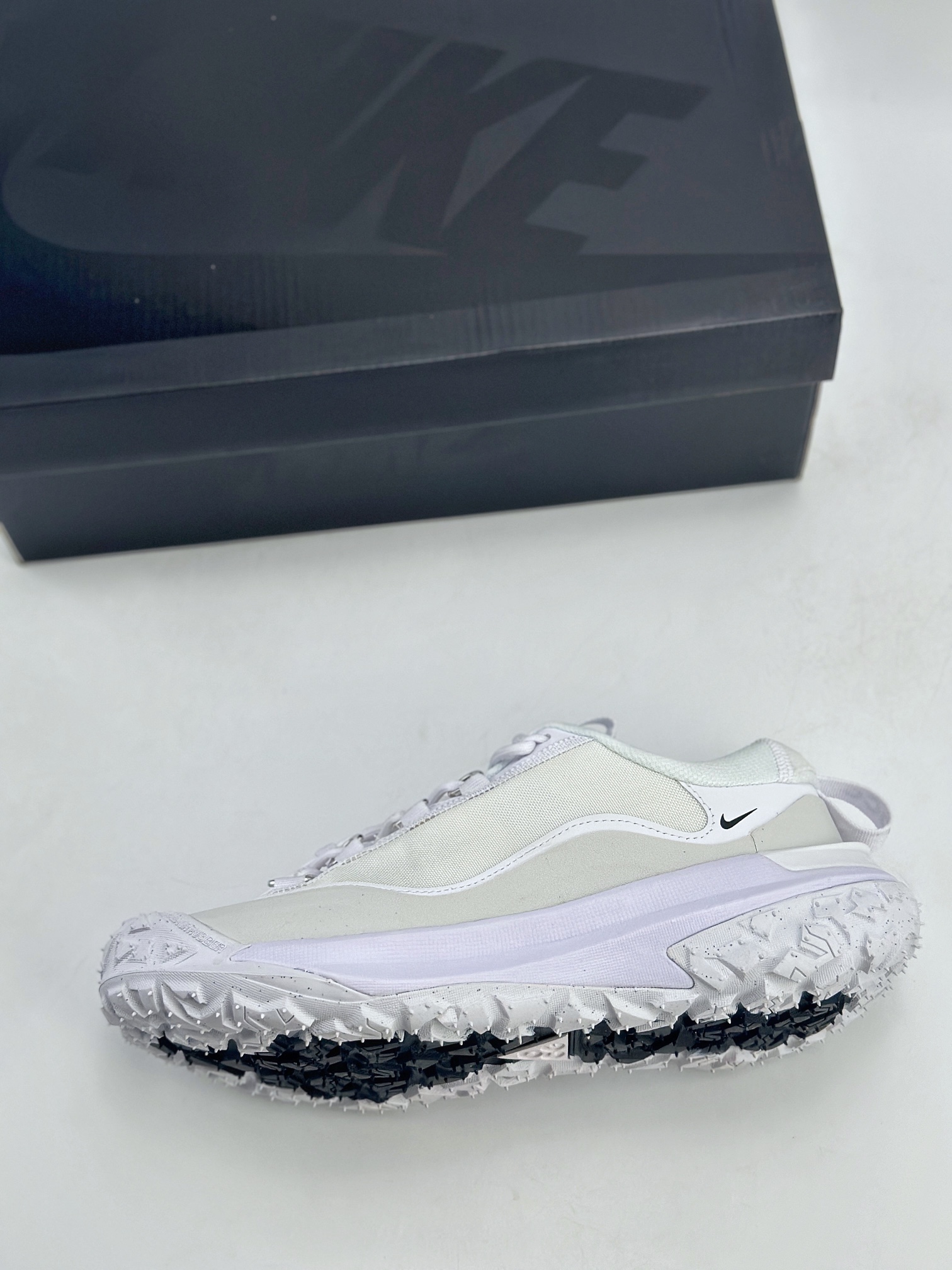 220 NK ACG MOUNTAIN FLY 2 LOW 外户登山列系越跑低帮休闲动运徒步鞋 FZ3311-100