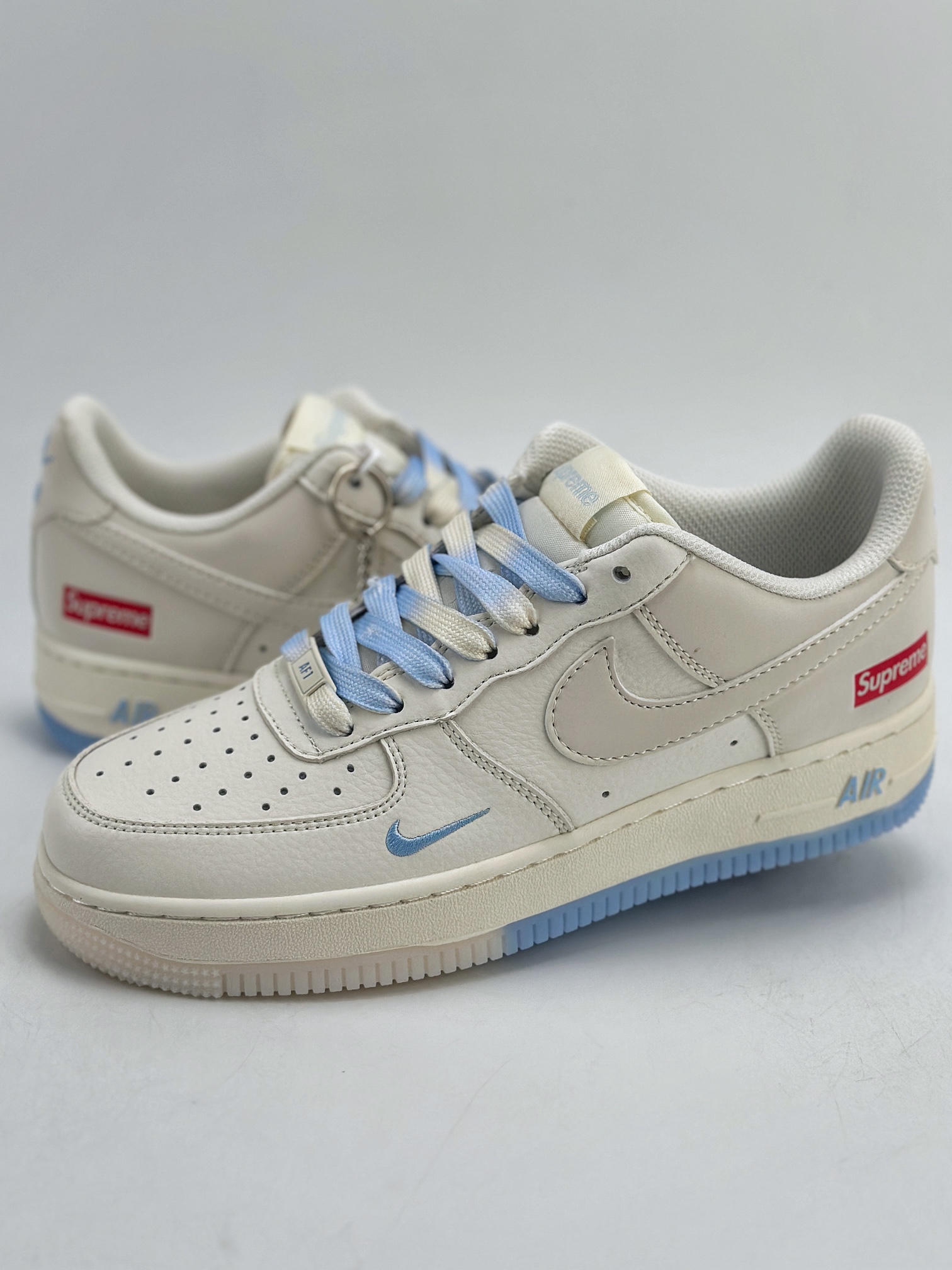 240 Nike Air Force 1 Low 07 x Supreme 白天蓝小钩 BB9599-202