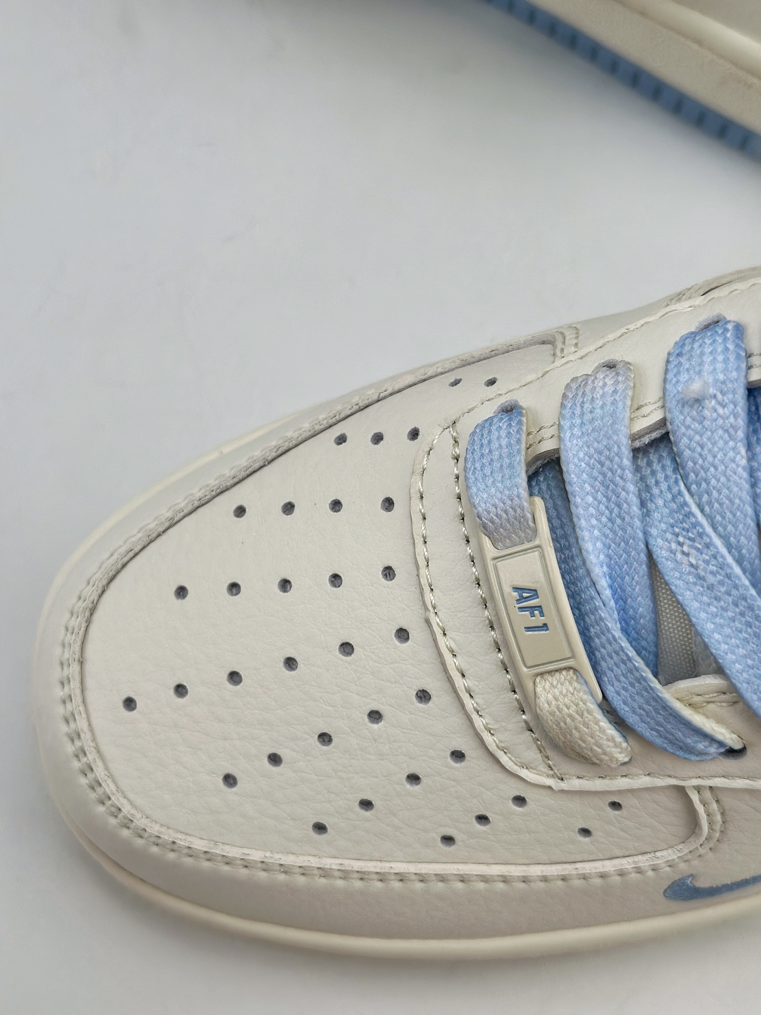 240 Nike Air Force 1 Low 07 x Supreme 白天蓝小钩 BB9599-202