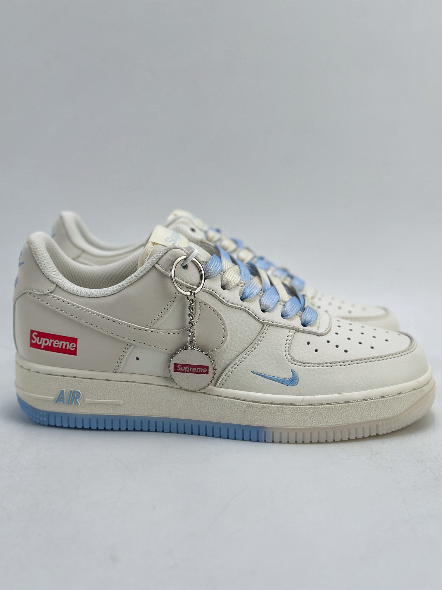 240 Nike Air Force 1 Low 07 x Supreme 白天蓝小钩 BB9599-202