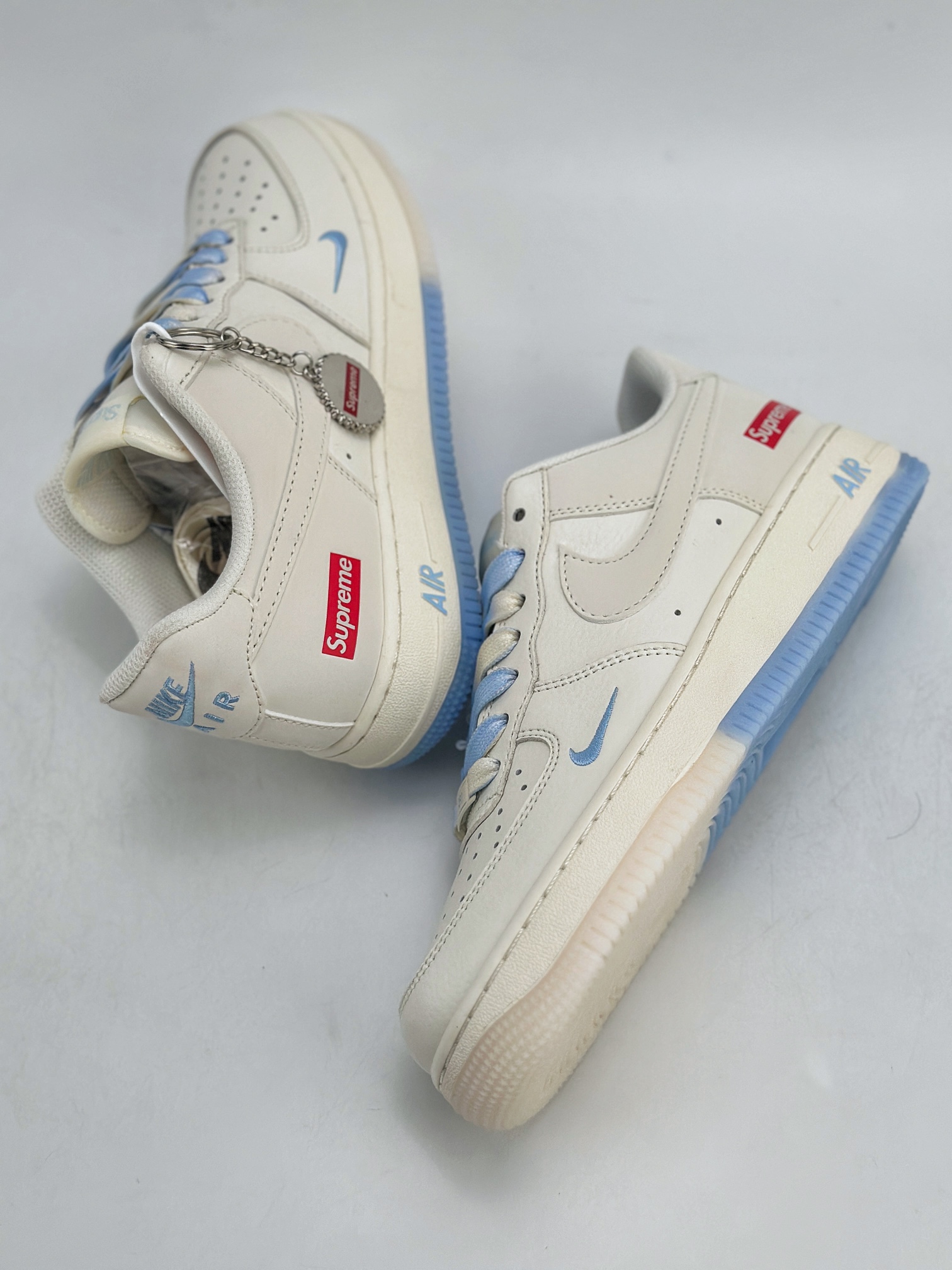240 Nike Air Force 1 Low 07 x Supreme 白天蓝小钩 BB9599-202