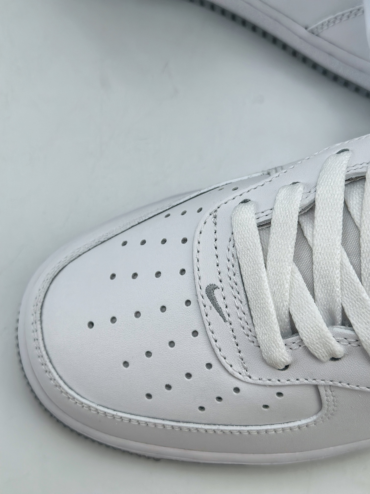 220 Nike Air Force 1 Mid 07 ”White/Metallic” 白灰 DV0806-100