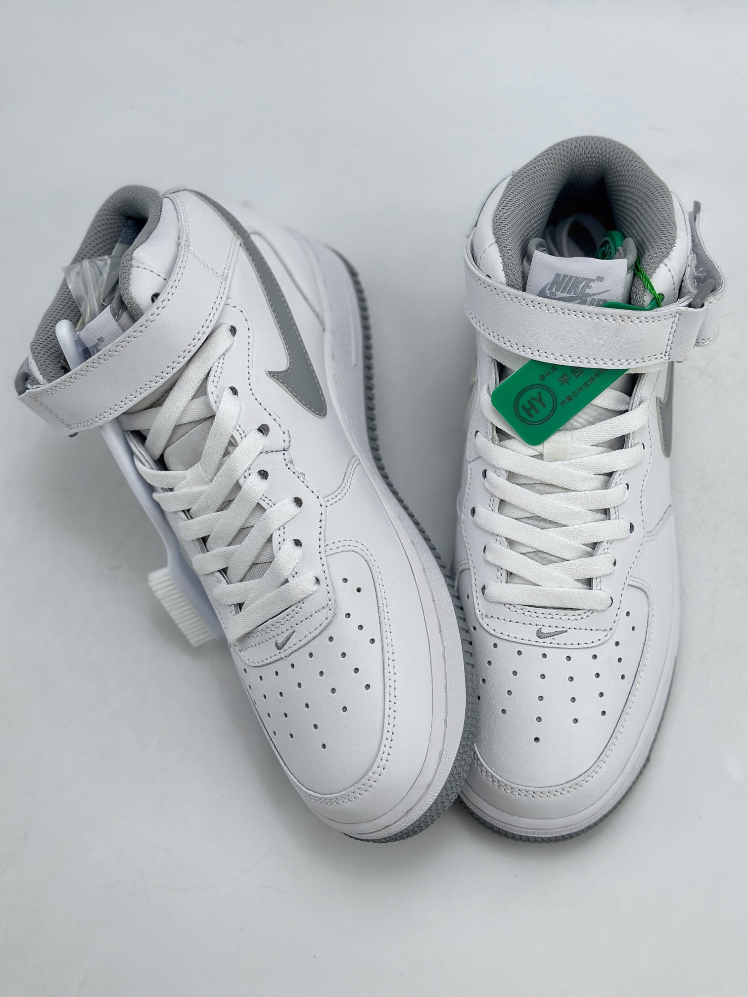220 Nike Air Force 1 Mid 07 ”White/Metallic” 白灰 DV0806-100