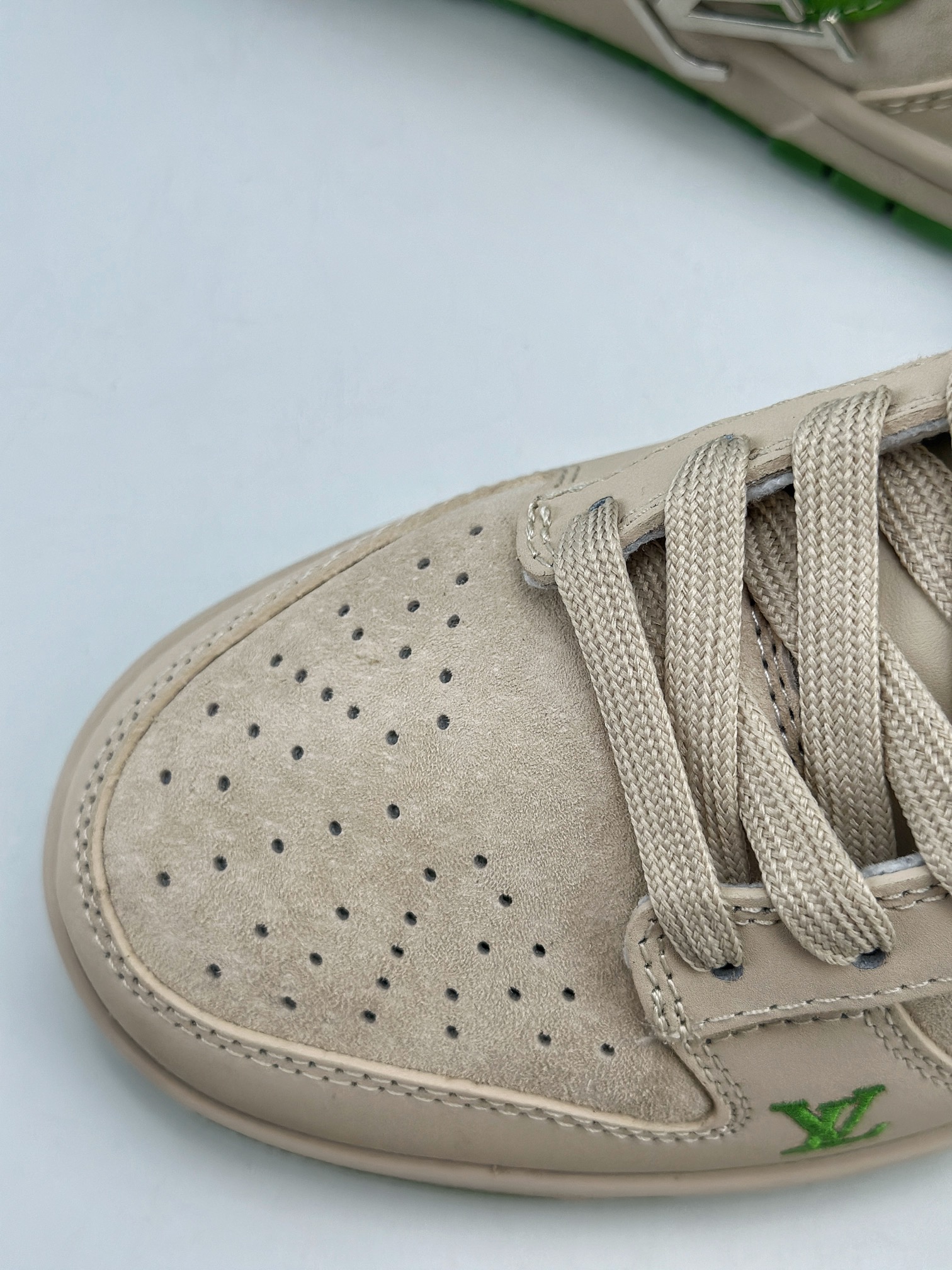 280 Nike SB Dunk Low x Louis Vuitton 翻毛棕绿 XB3802-345