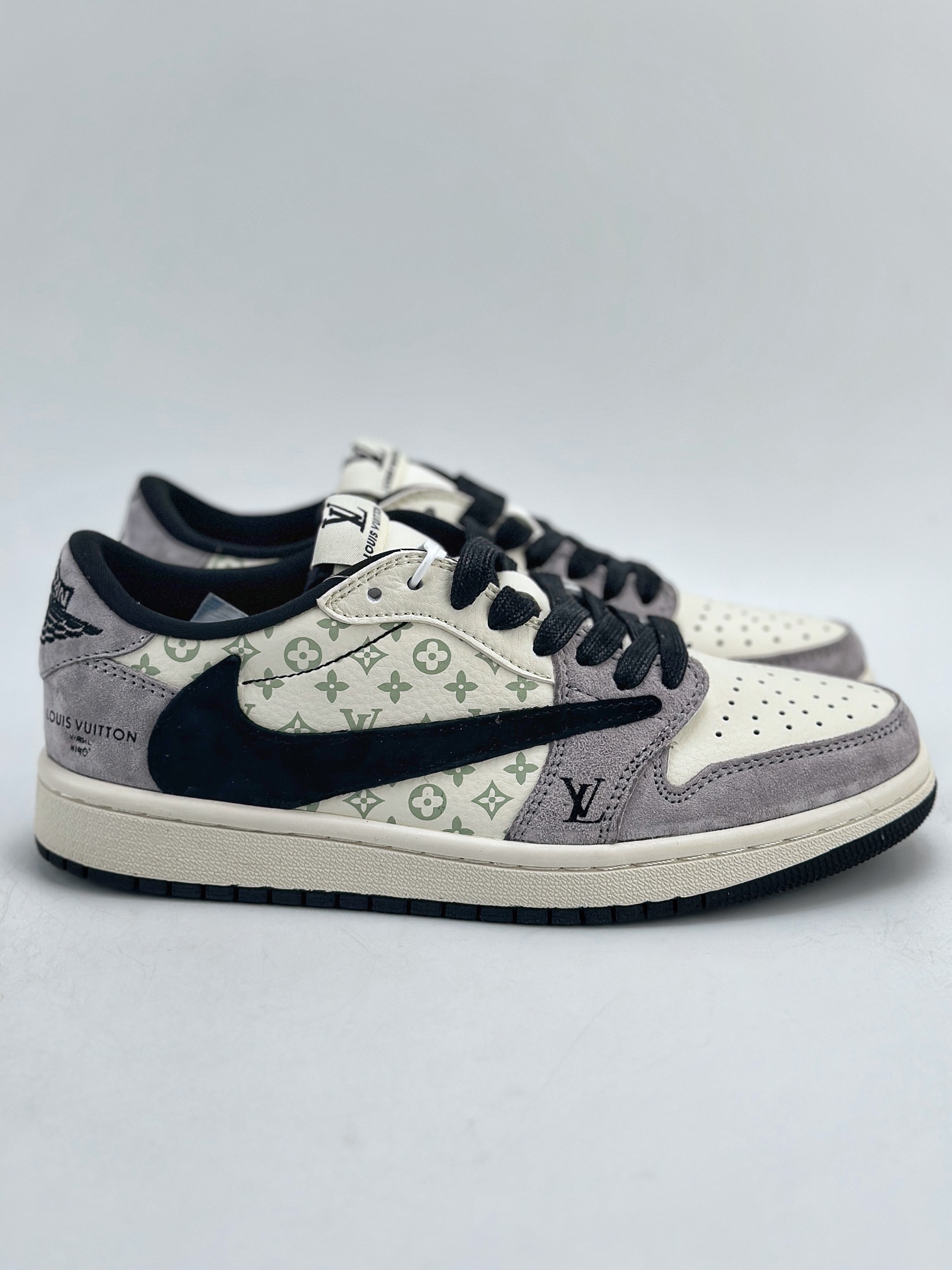 280 Travis Scott x Nike Air Jordan 1 Low x Louis Vuitton 三方联名 Air Jordan 1 Low 反转白浅紫黑倒钩 SJ2068-101