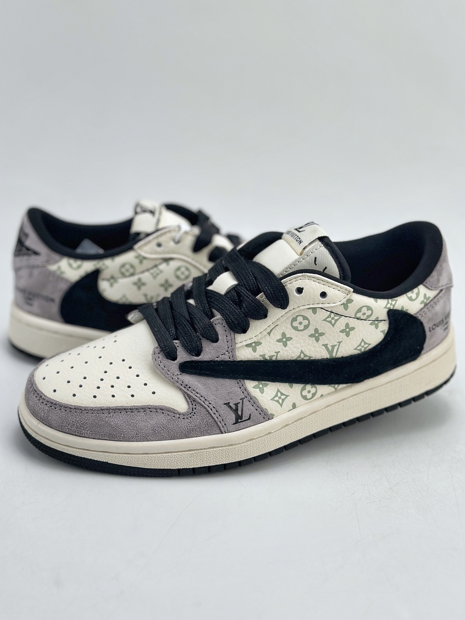 280 Travis Scott x Nike Air Jordan 1 Low x Louis Vuitton 三方联名 Air Jordan 1 Low 反转白浅紫黑倒钩 SJ2068-101