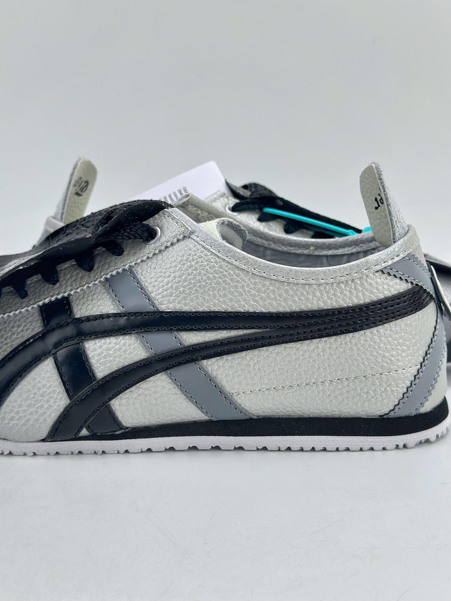 150 Onitsuka Tiger Mexico 66 Paraty 百搭单品 蒸汽木偶 雾都恋人 黑银 板鞋 1183B493-100