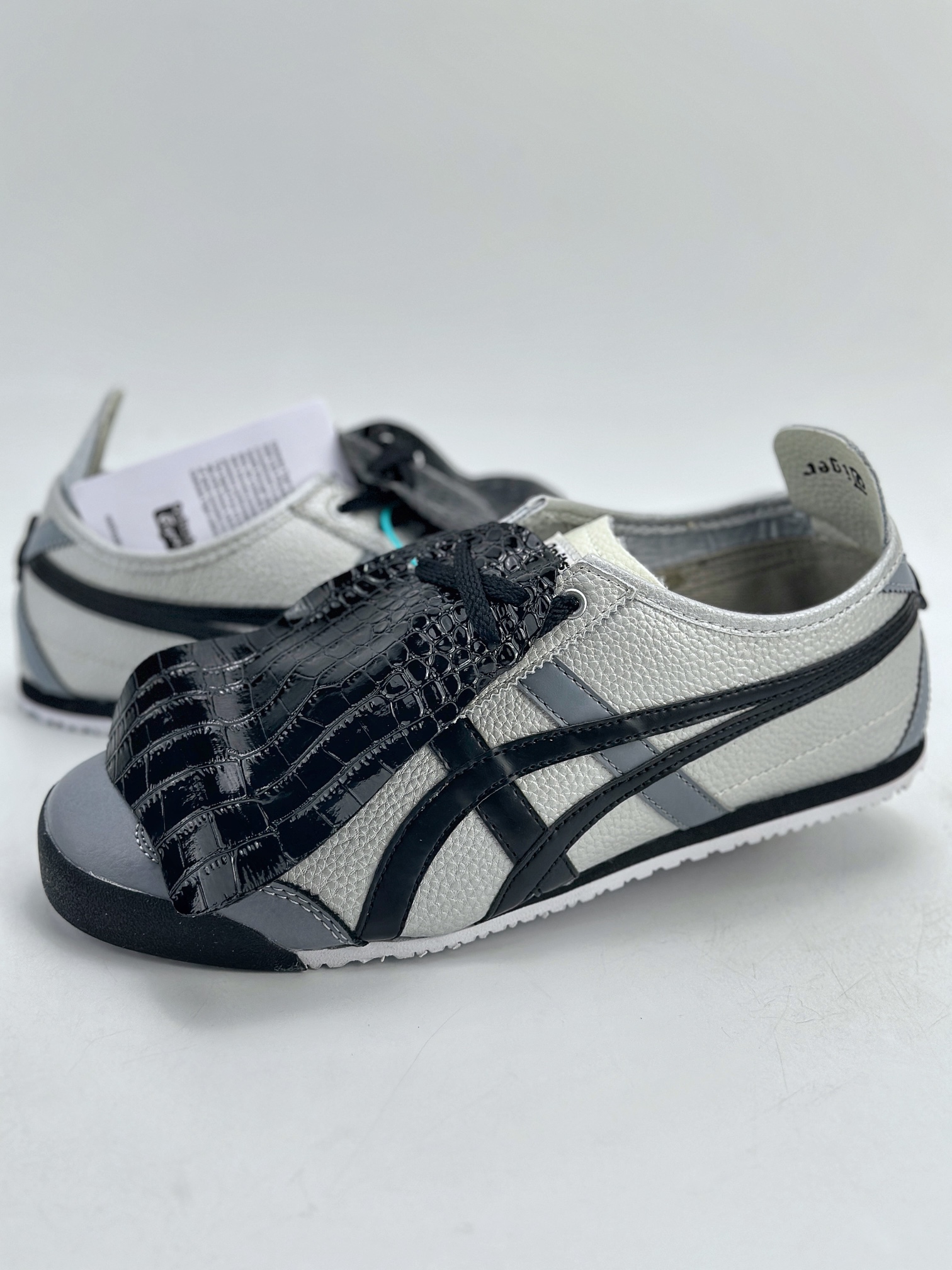 150 Onitsuka Tiger Mexico 66 Paraty 百搭单品 蒸汽木偶 雾都恋人 黑银 板鞋 1183B493-100