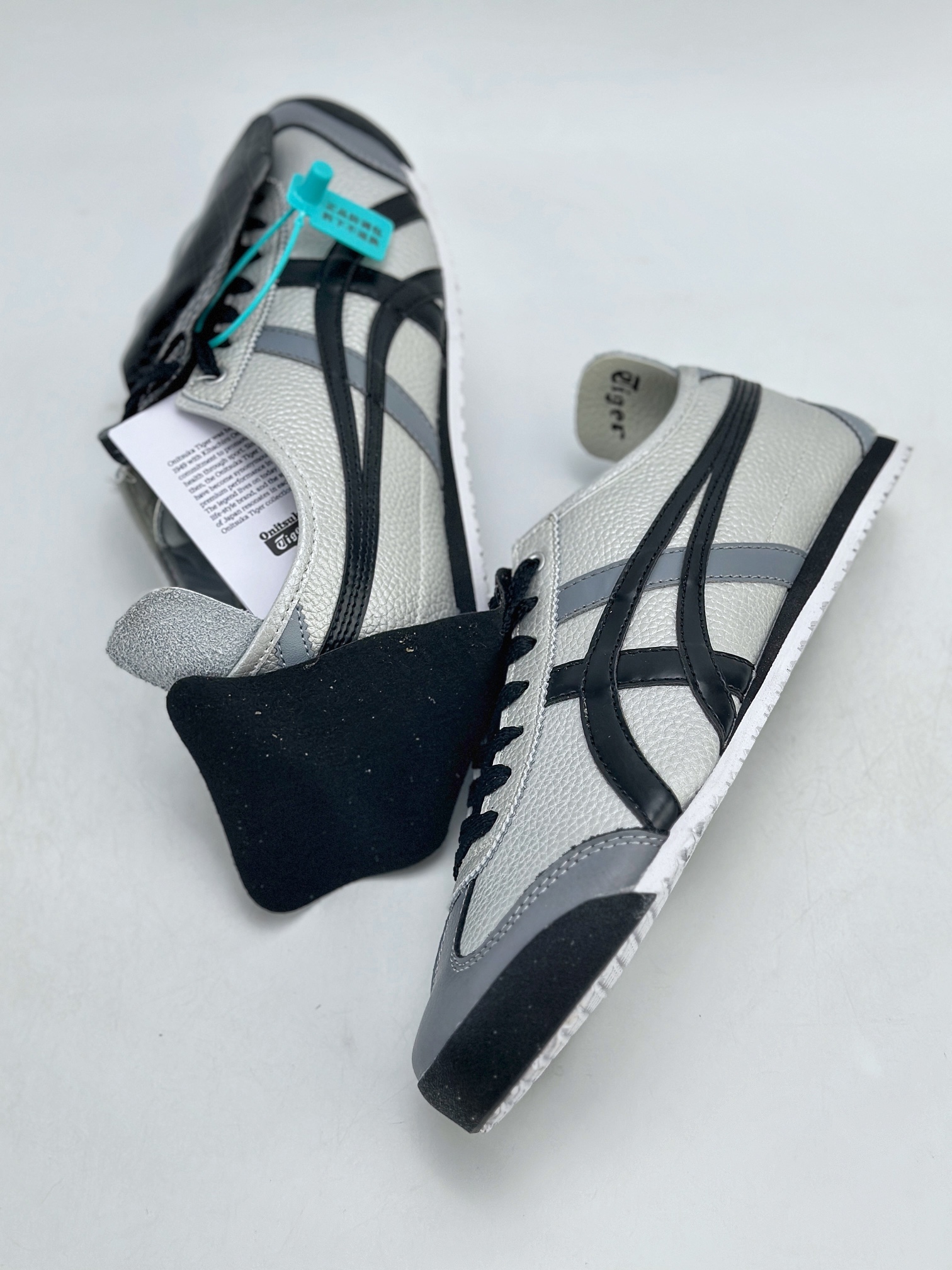 150 Onitsuka Tiger Mexico 66 Paraty 百搭单品 蒸汽木偶 雾都恋人 黑银 板鞋 1183B493-100