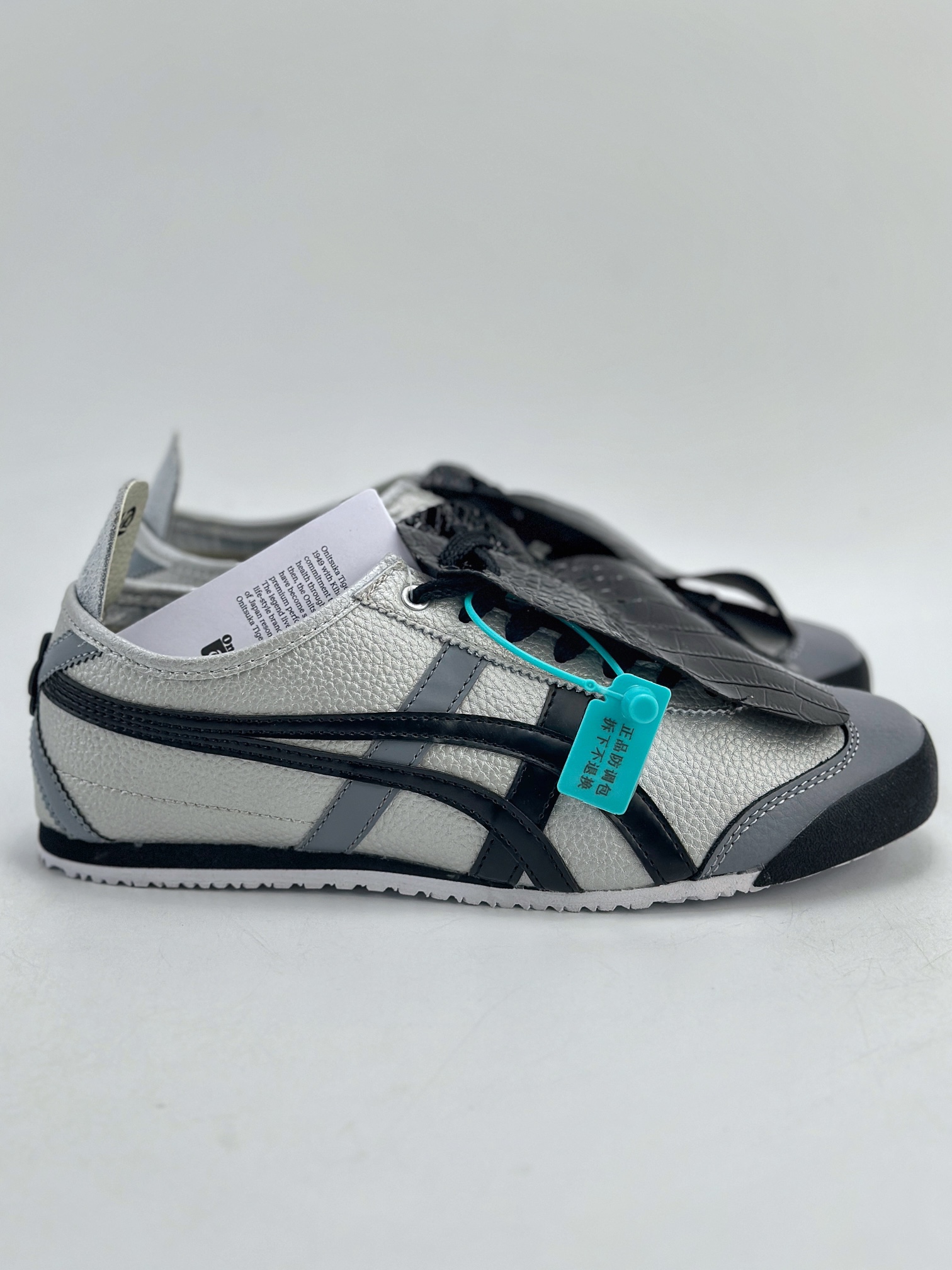 150 Onitsuka Tiger Mexico 66 Paraty 百搭单品 蒸汽木偶 雾都恋人 黑银 板鞋 1183B493-100