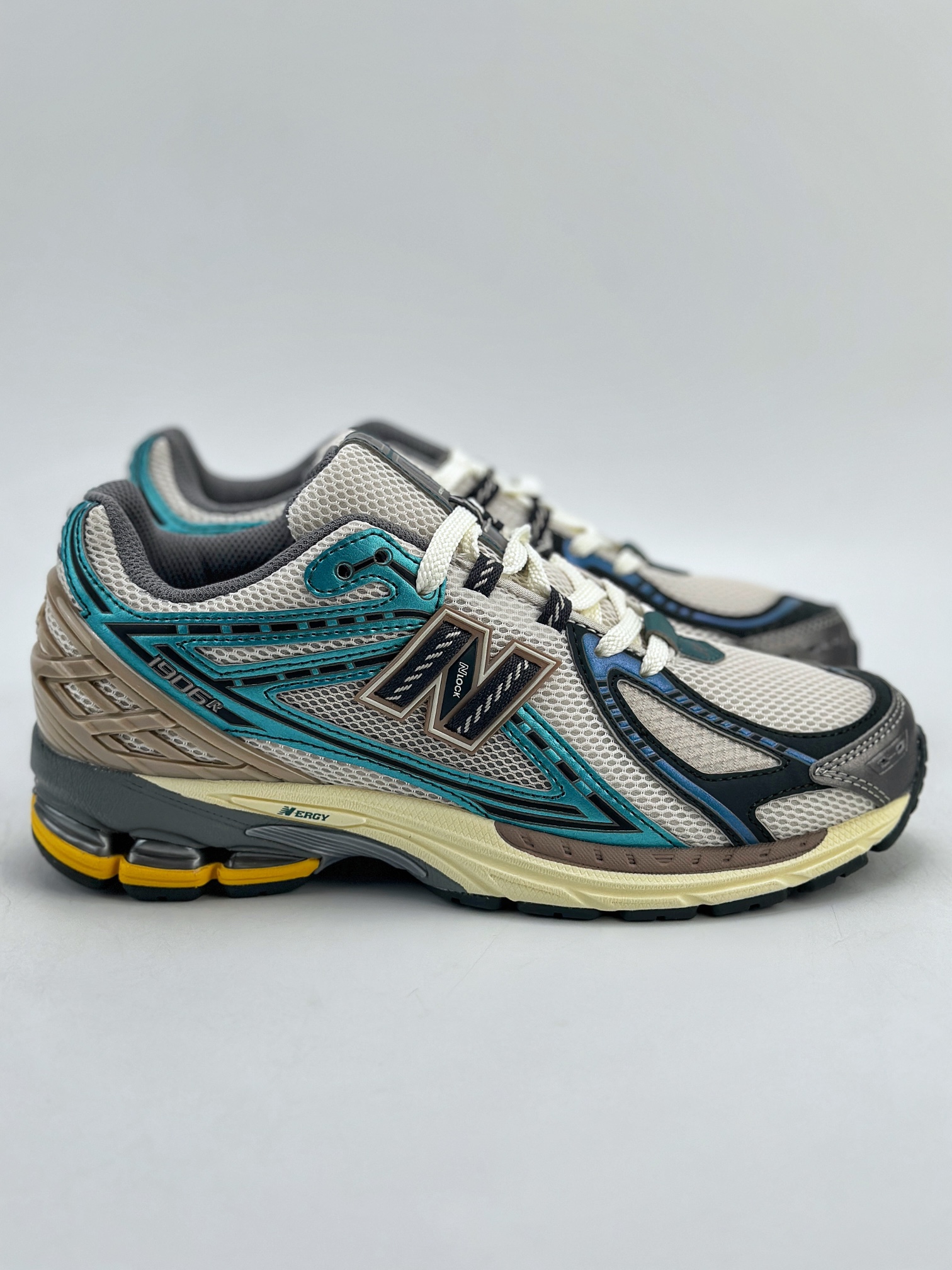 200 New Balance M1906系列 复古单品宝藏老爹鞋款 M1906RRC