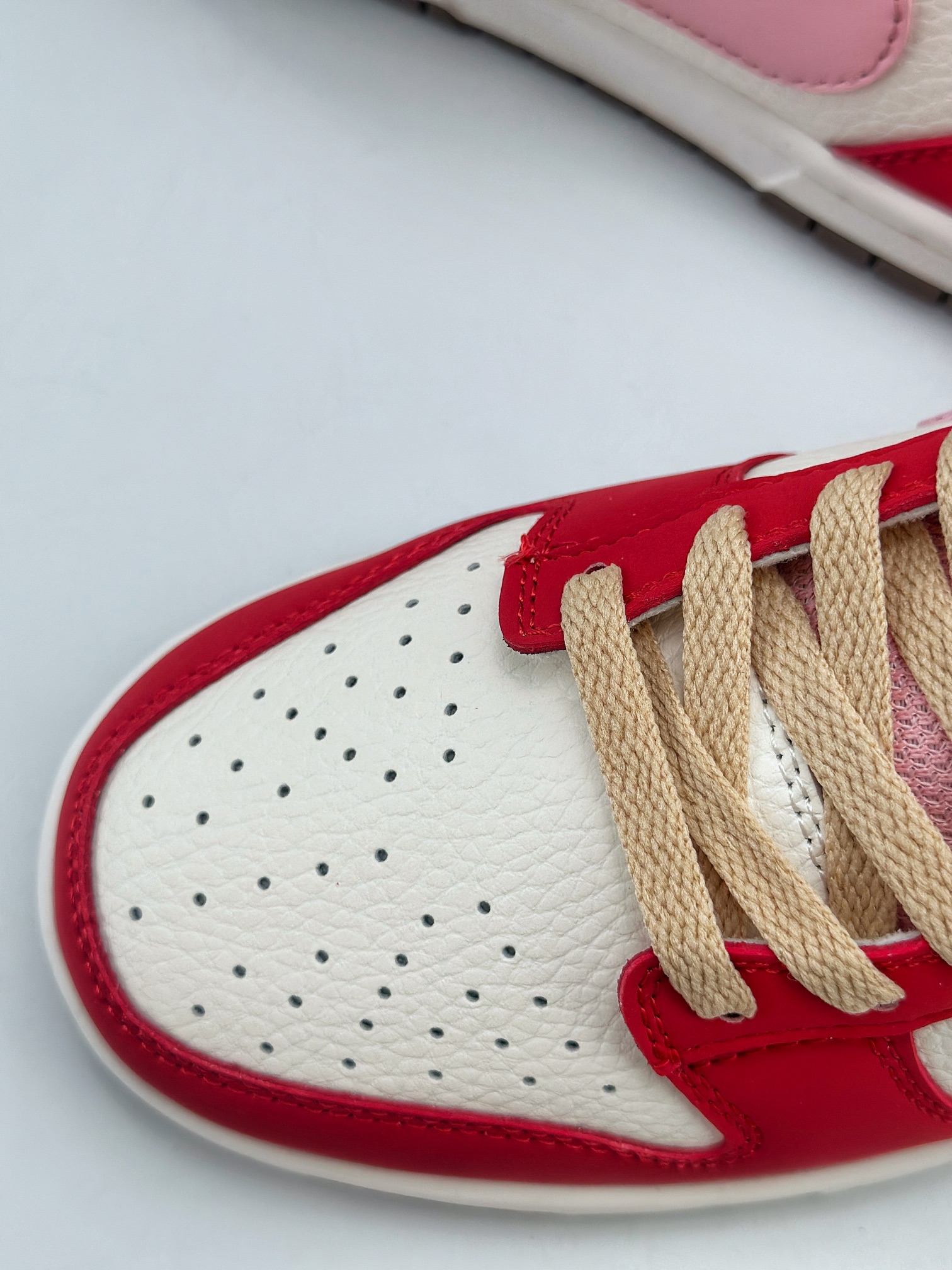 NIKE SB Dunk Low ”Sail and Spore Red” 米红粉  FB7910-600