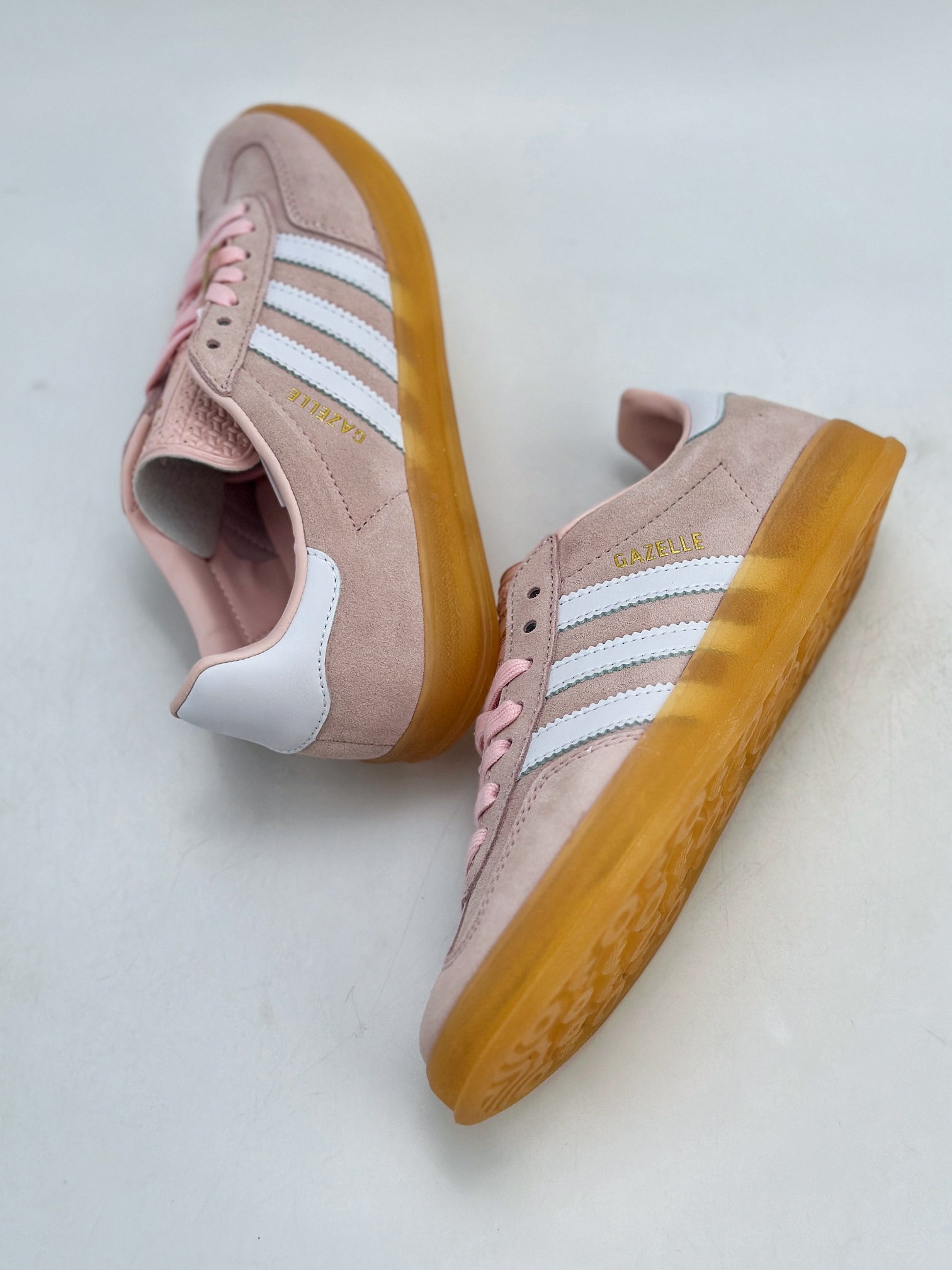 adidas Originals Gazelle INdoor 白粉 三叶草休闲防滑耐磨低帮板鞋 IH5484