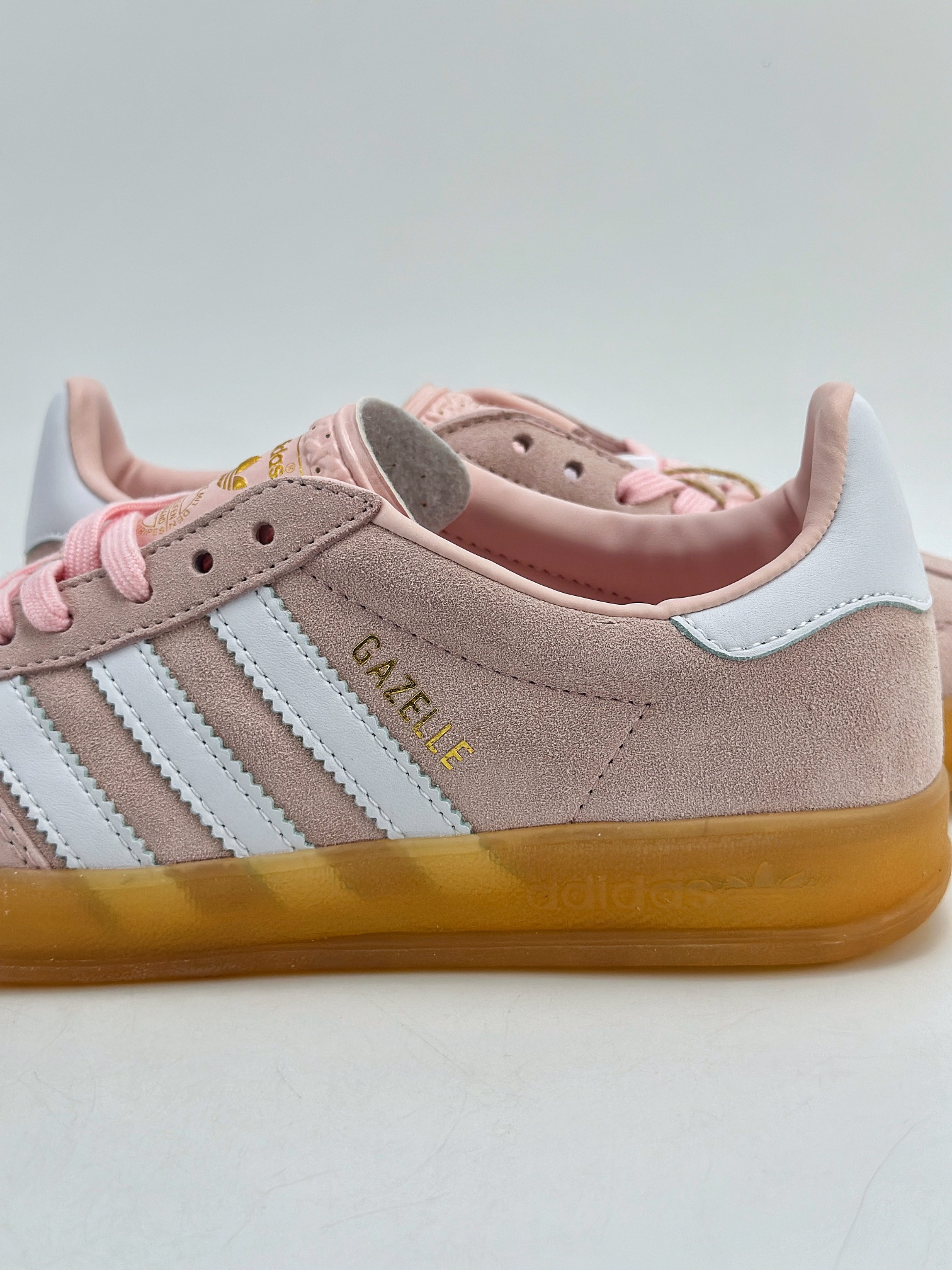 adidas Originals Gazelle INdoor 白粉 三叶草休闲防滑耐磨低帮板鞋 IH5484