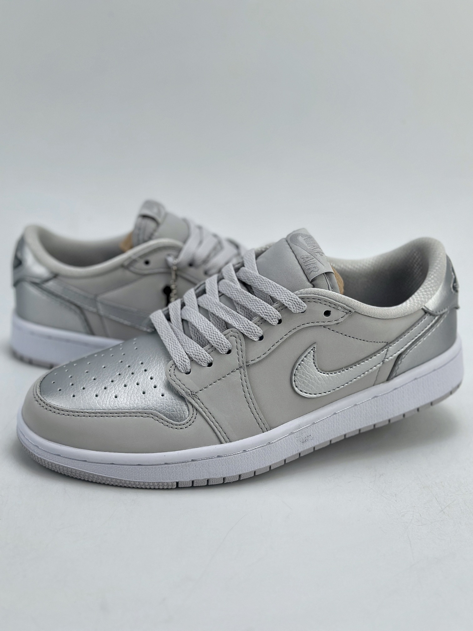 Air Jordan 1 Retro Low OG GT银  CZ0790-002