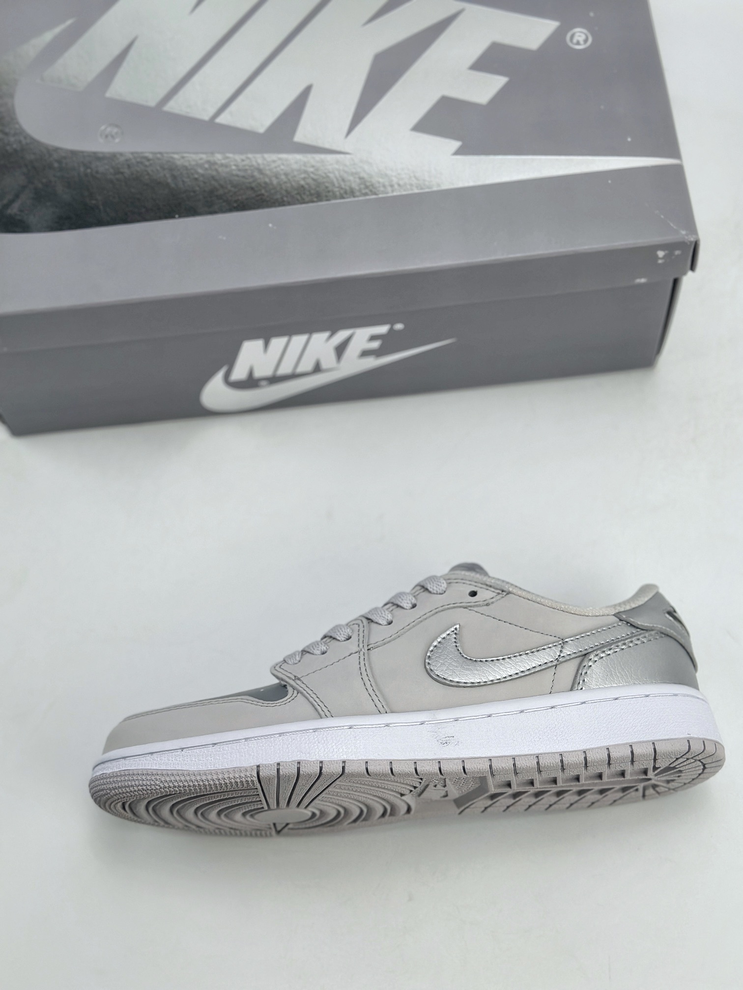 Air Jordan 1 Retro Low OG GT银  CZ0790-002